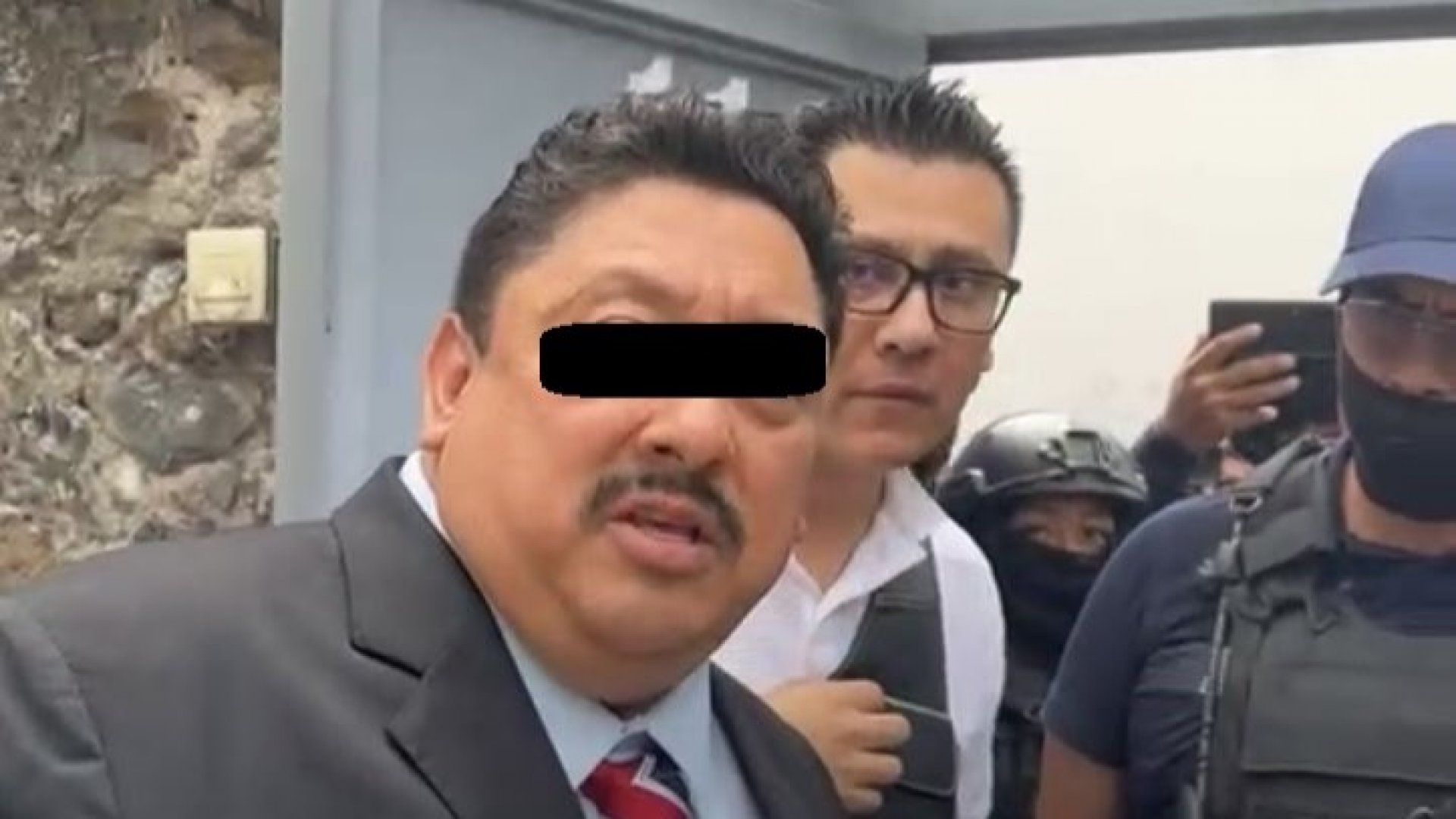 Detienen a Uriel ‘N’, fiscal de Morelos
