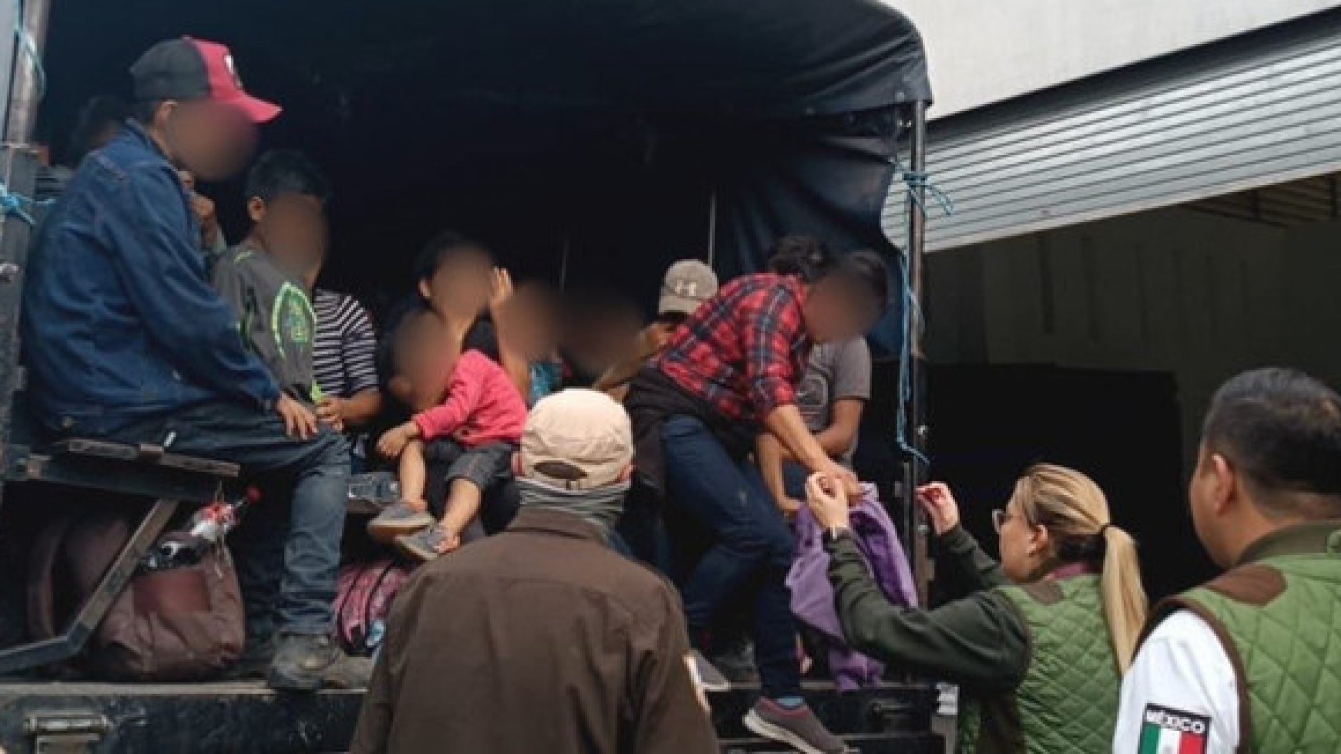 Rescatan a 491 migrantes en Puebla