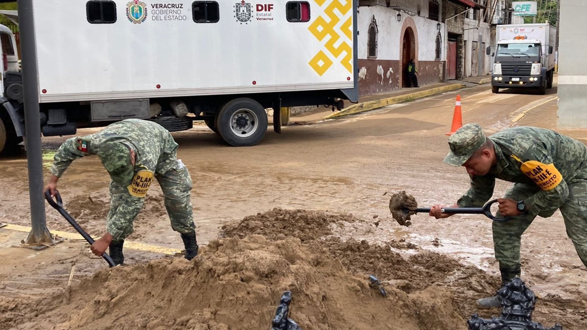 Plan DN-III-E atiende a afectados en Zongolica: AMLO