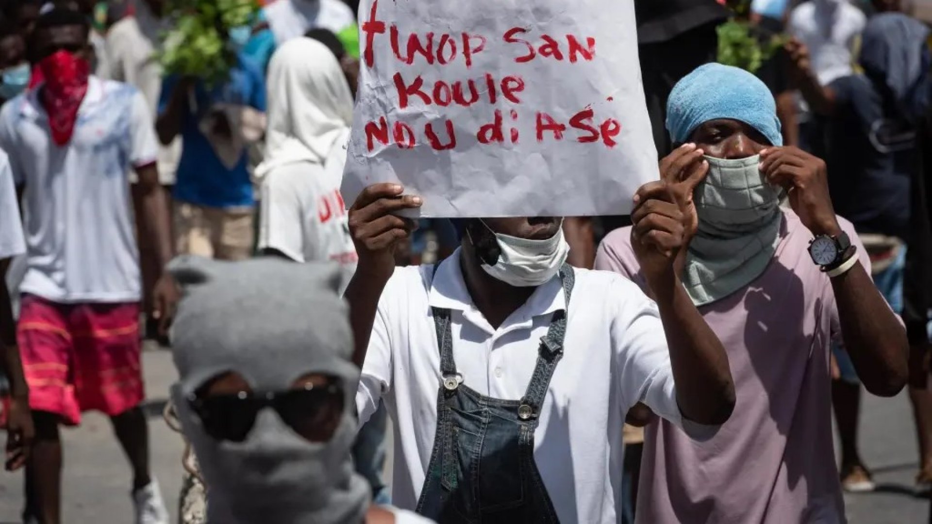 Escalan protestas en Haití por crisis humanitaria