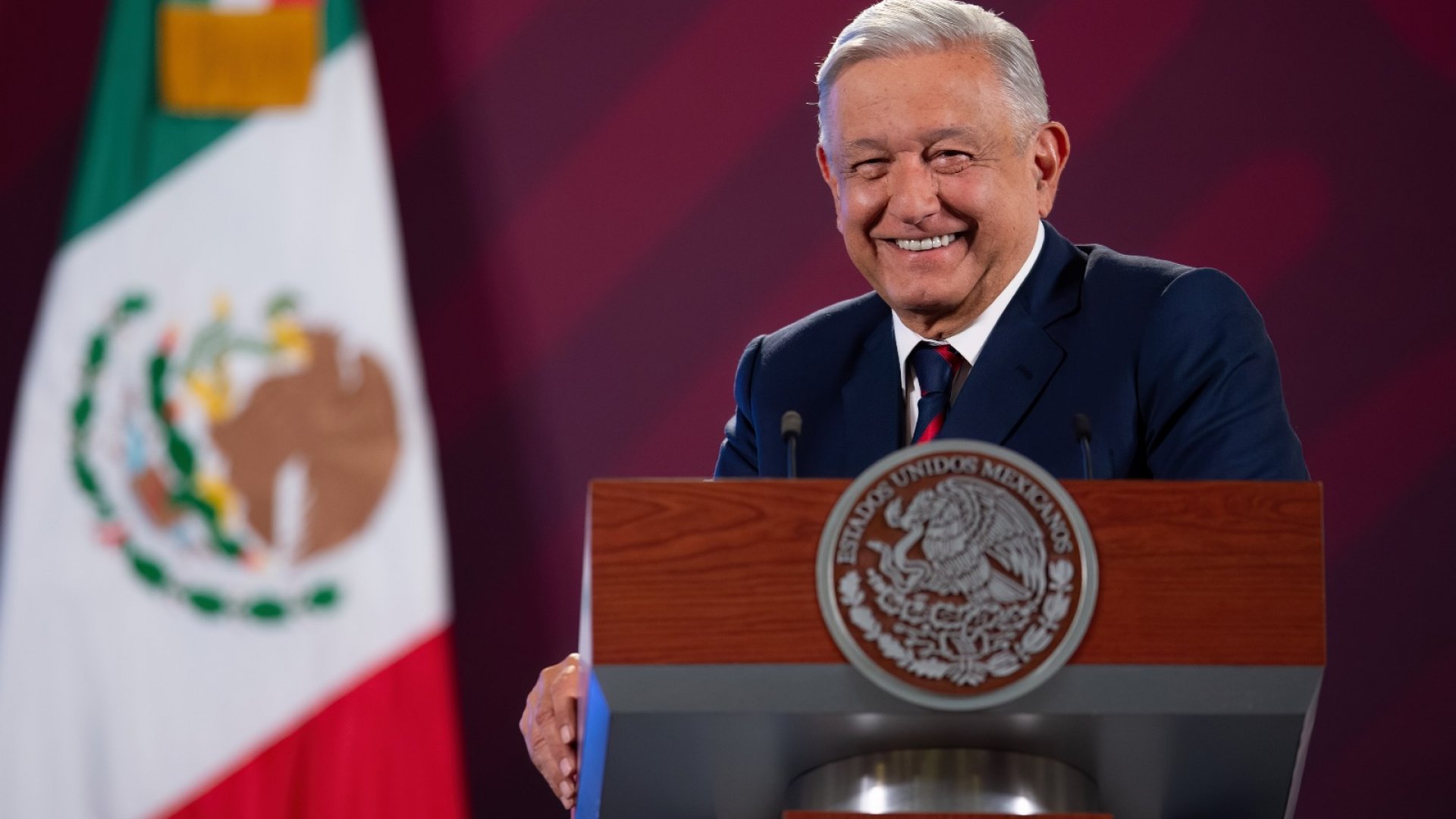 AMLO acusa que Xóchitl Gálvez es asesorada por el bloque conservador