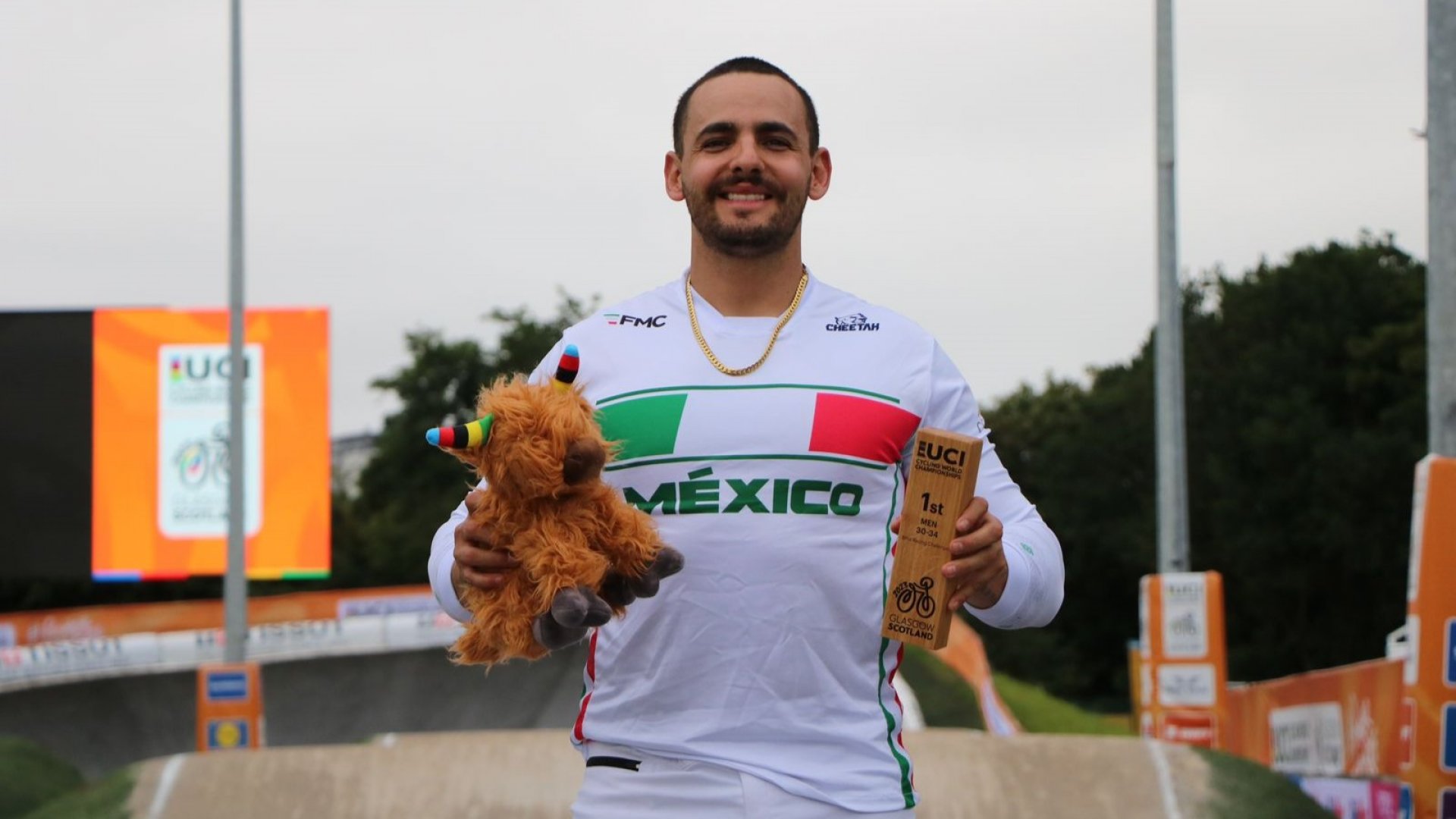 ¡Christopher Mireles es campeón mundial de ciclismo!
