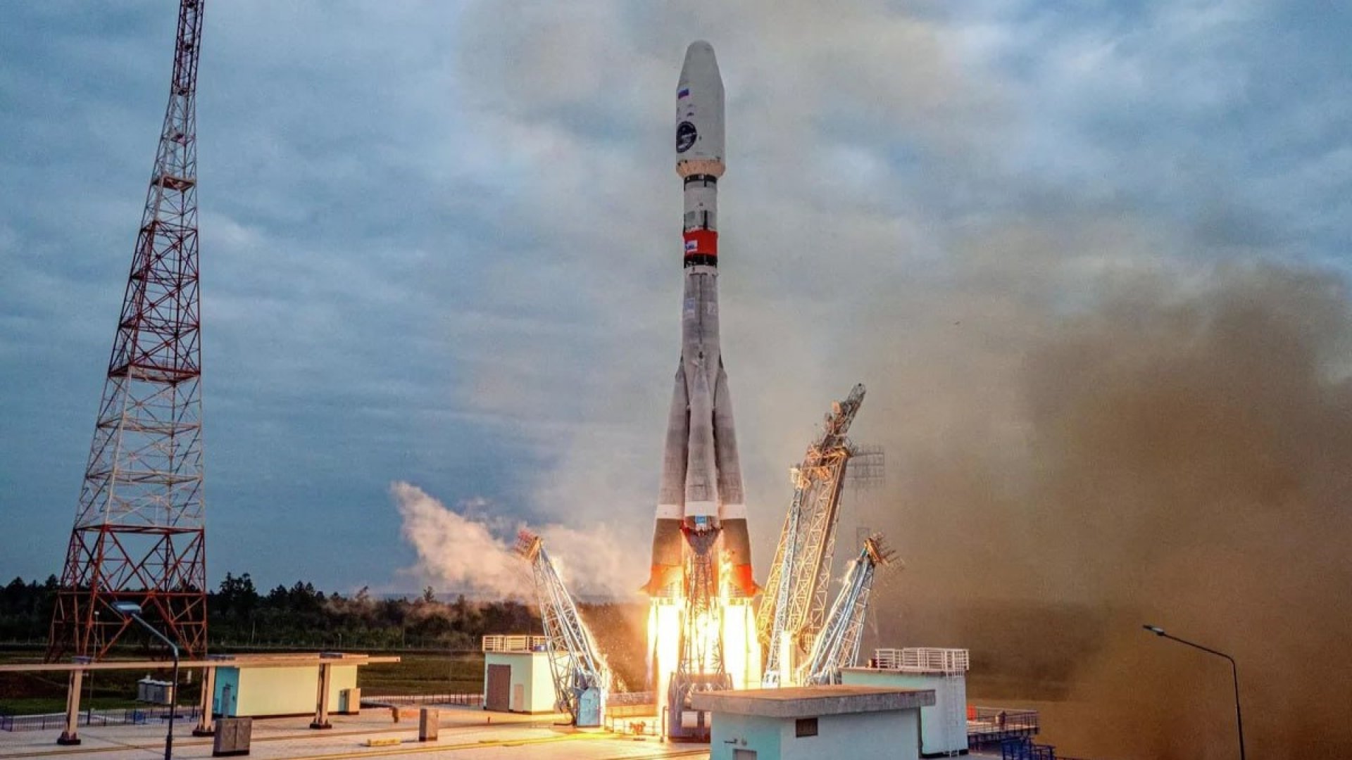 Rusia lanza primera misión a la luna en casi 50 años