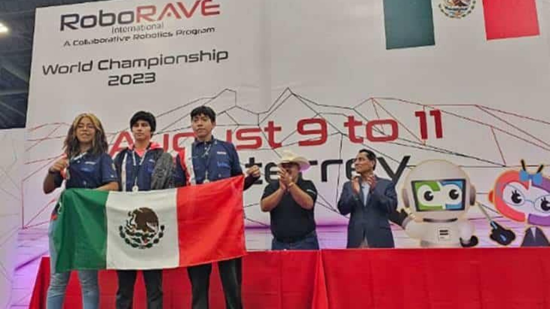 Alumnos de Conalep ganan torneo internacional de robótica