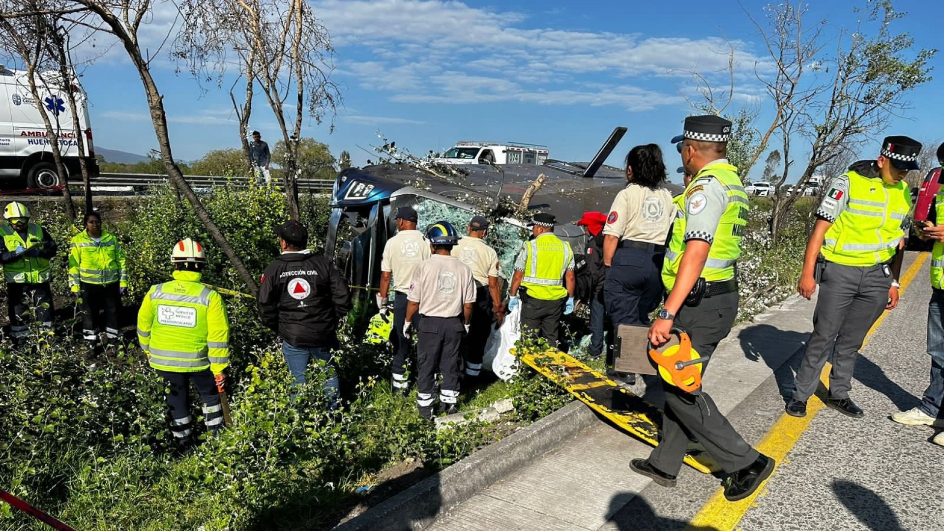 Deja seis muertos volcadura en la México-Querétaro