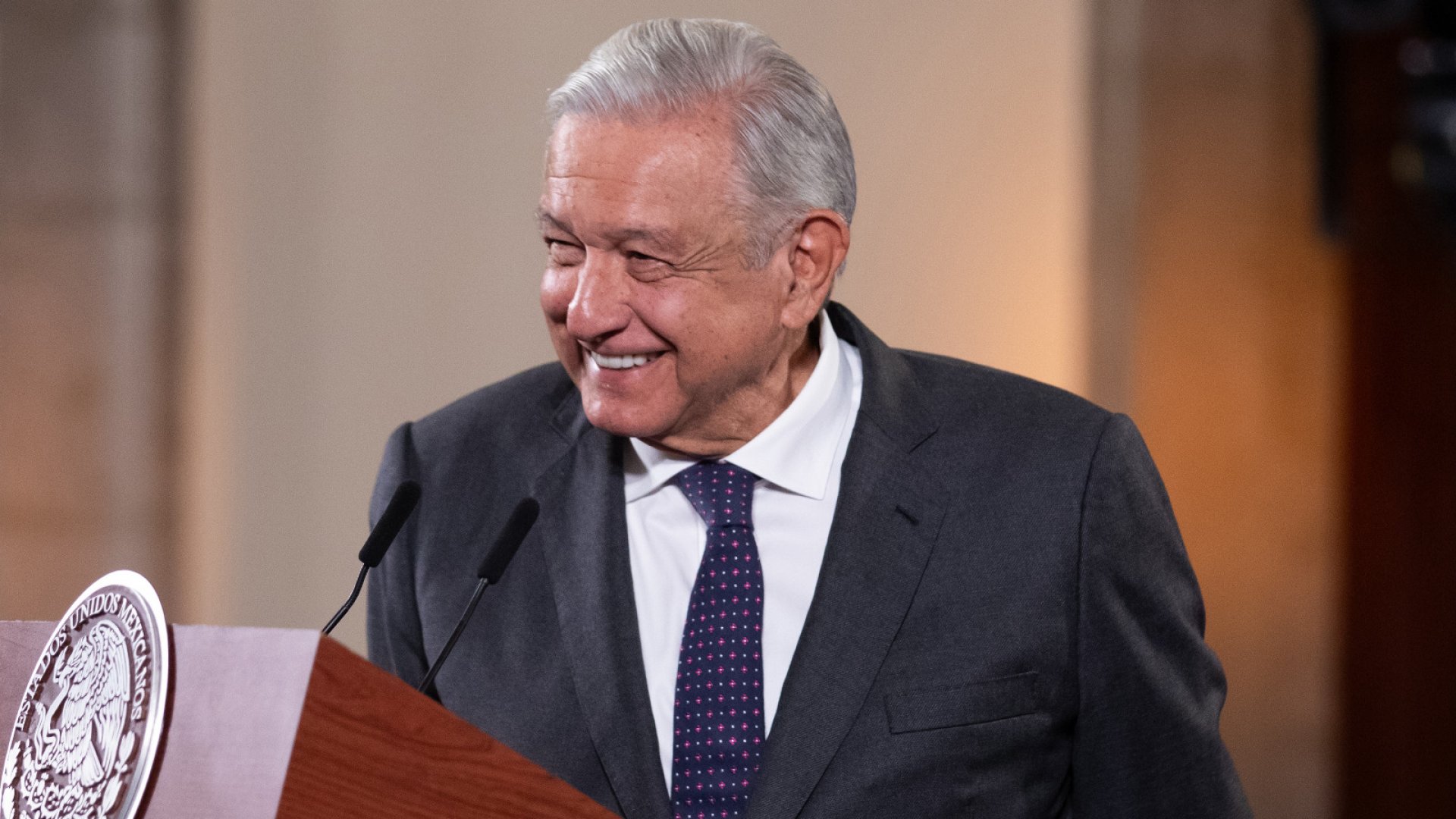 AMLO pide autonomía en elección de nuevo rector de la UNAM: ‘que no haya cacicazgos’