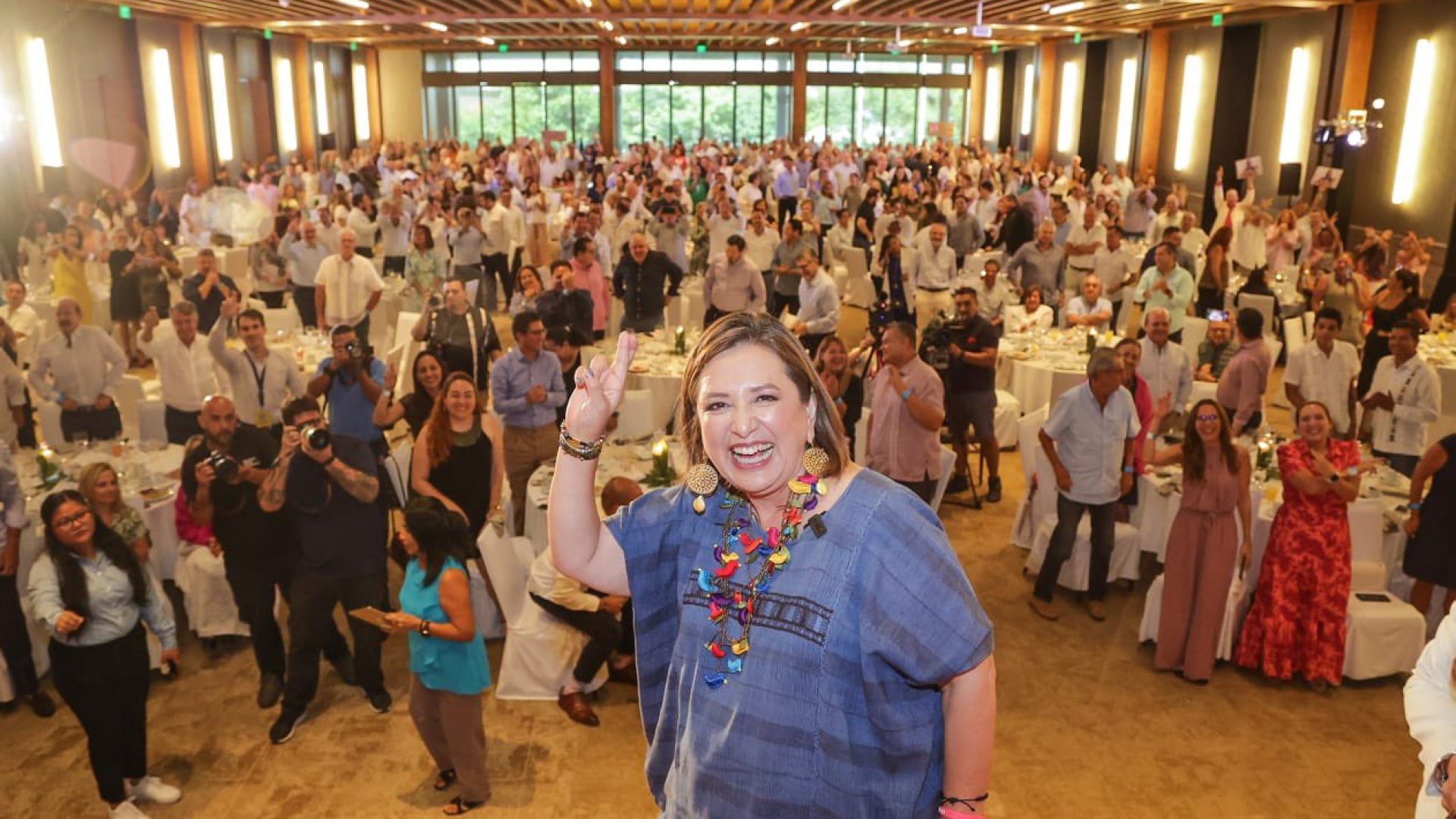 Fox ‘pide’ declinación de Beatriz Paredes para dejar ‘camino libre’ a Xóchitl Gálvez