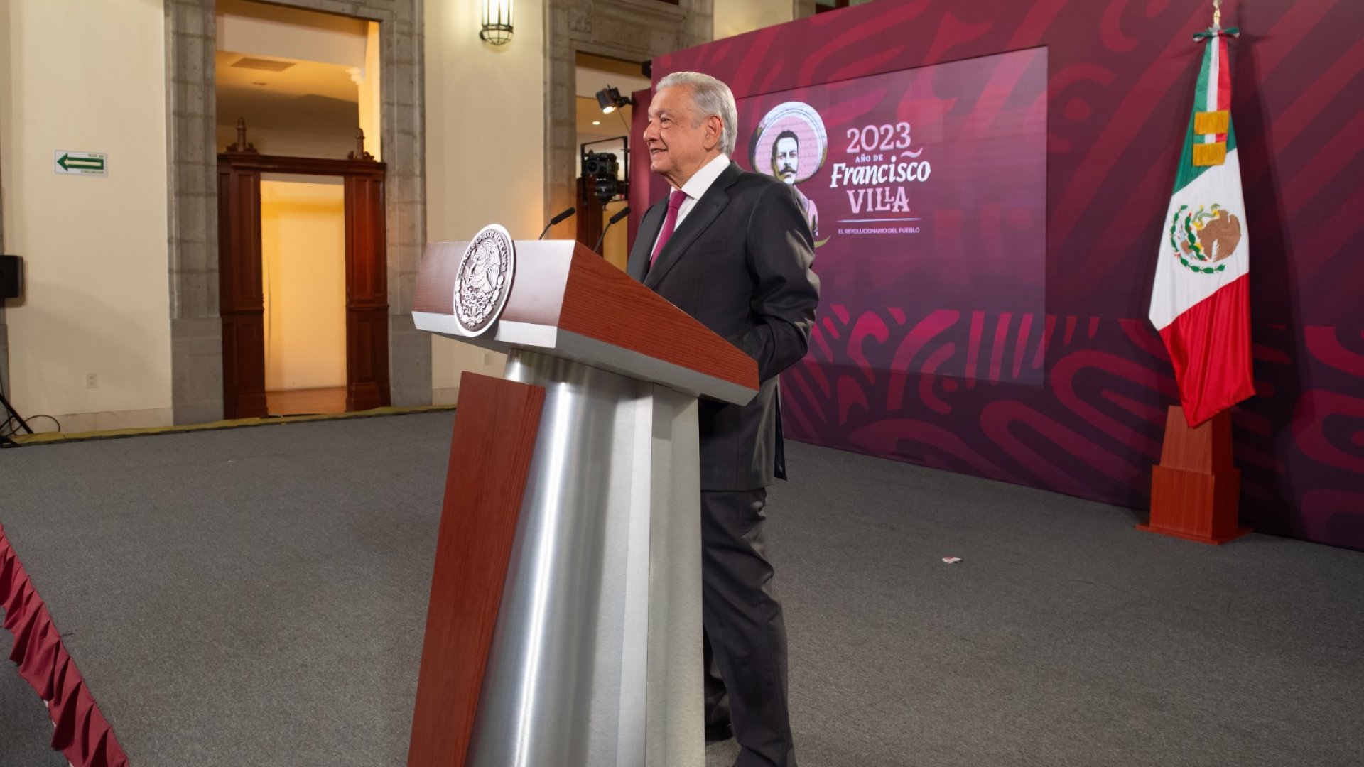 AMLO cuestiona ‘¿Para quién trabaja el ministro Aguilar?’