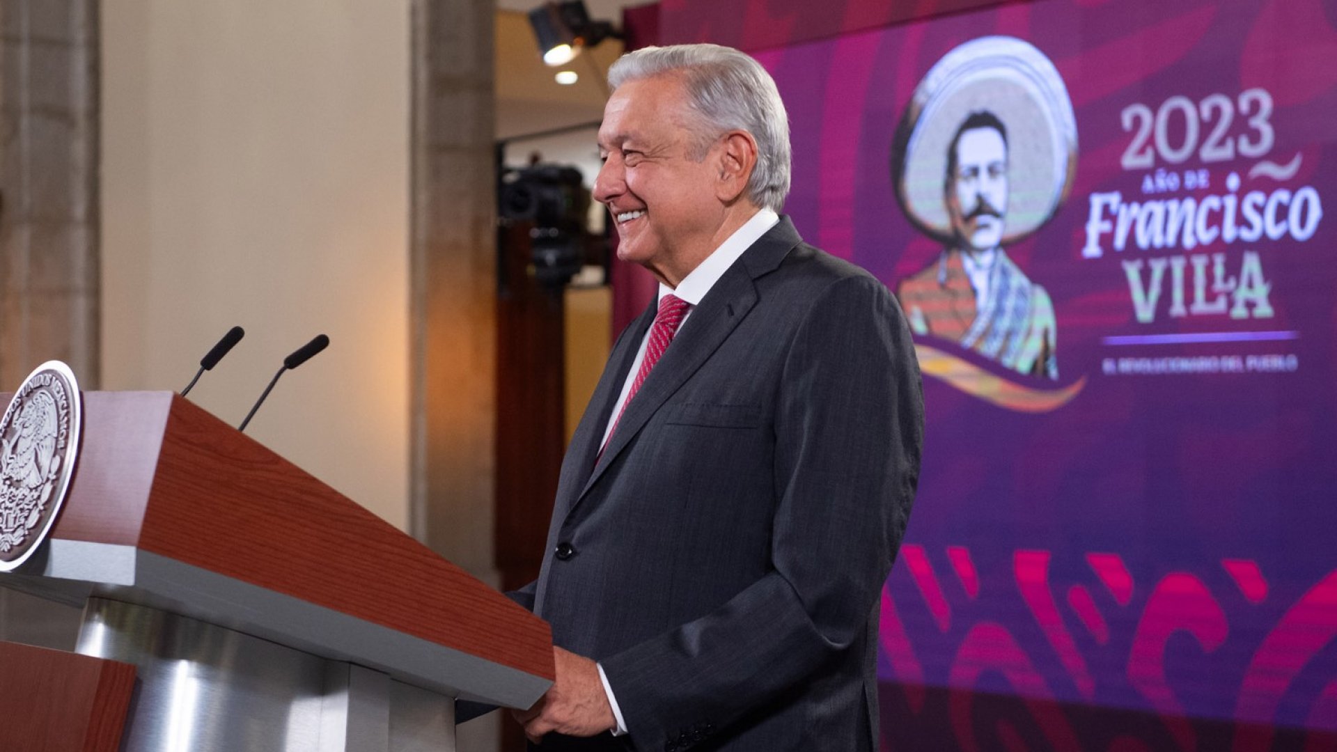 Si cuestan menos las mercancías, rinde más el ingreso: AMLO