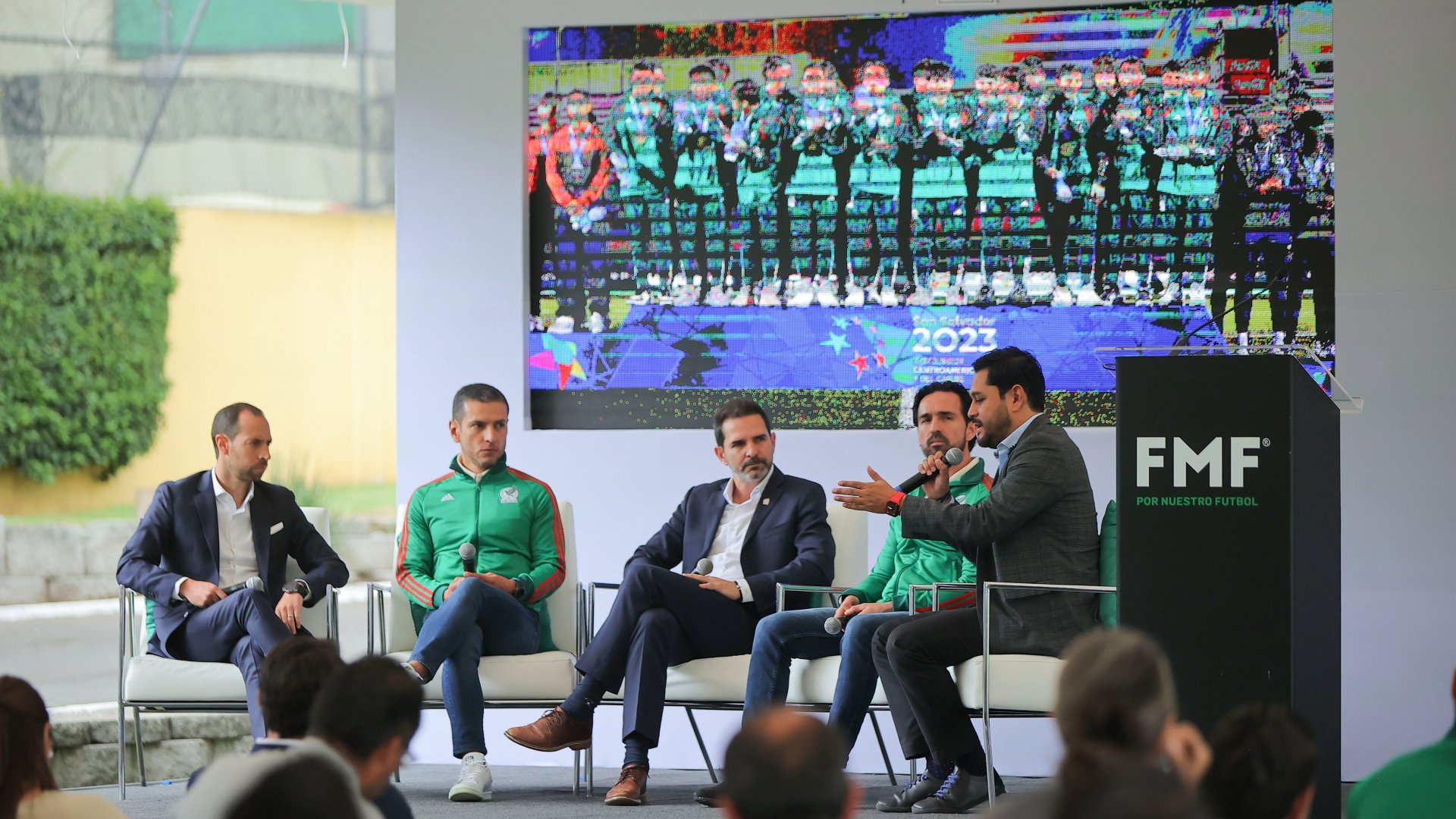 Le echan ojo a Vela, ‘Chicharito’ y Quiñones para el ‘Tri’
