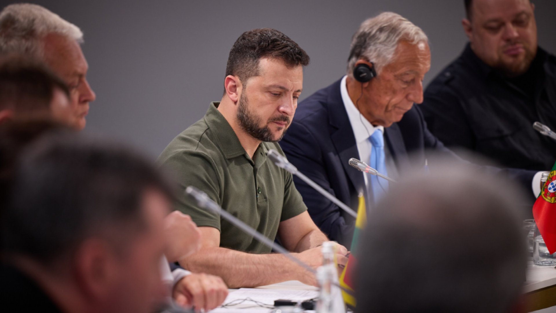 Pide Zelenski acelerar entrega de los F-16 para combatir a Rusia