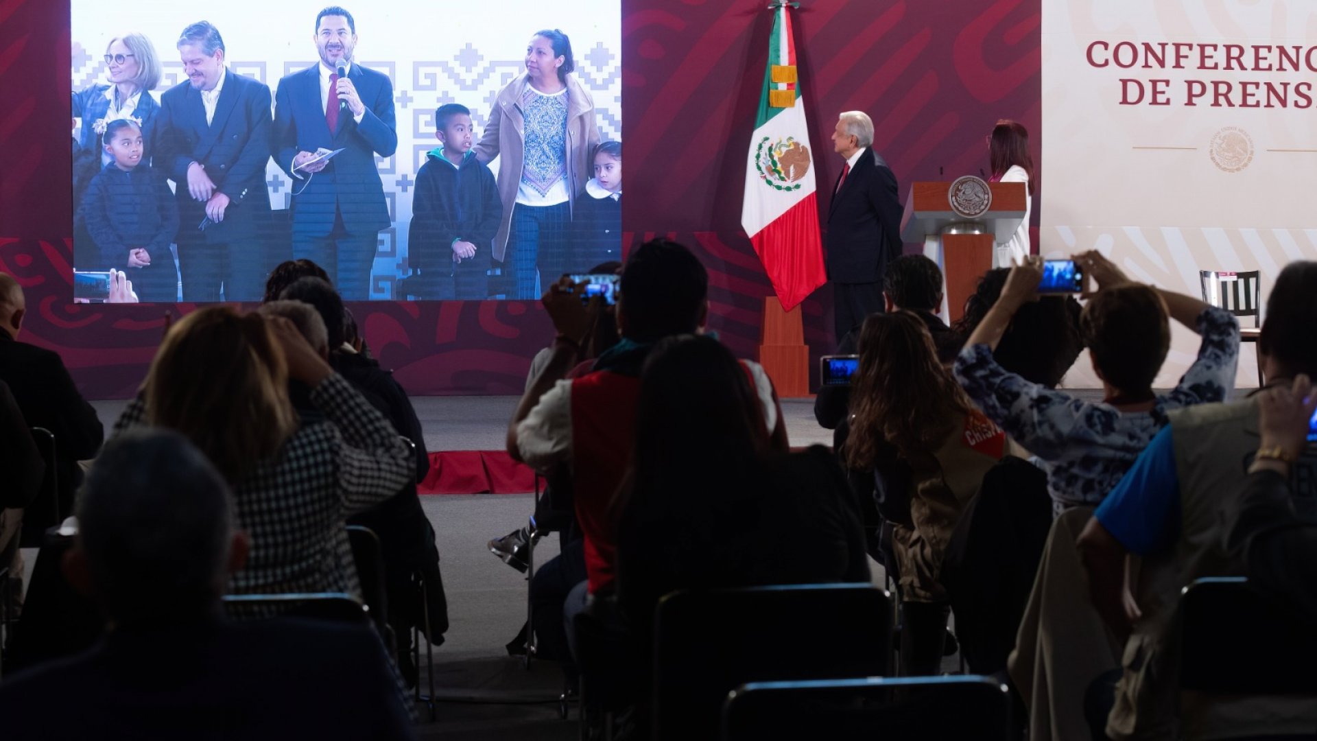 AMLO inaugura el ciclo escolar 2023-2024 desde la mañanera
