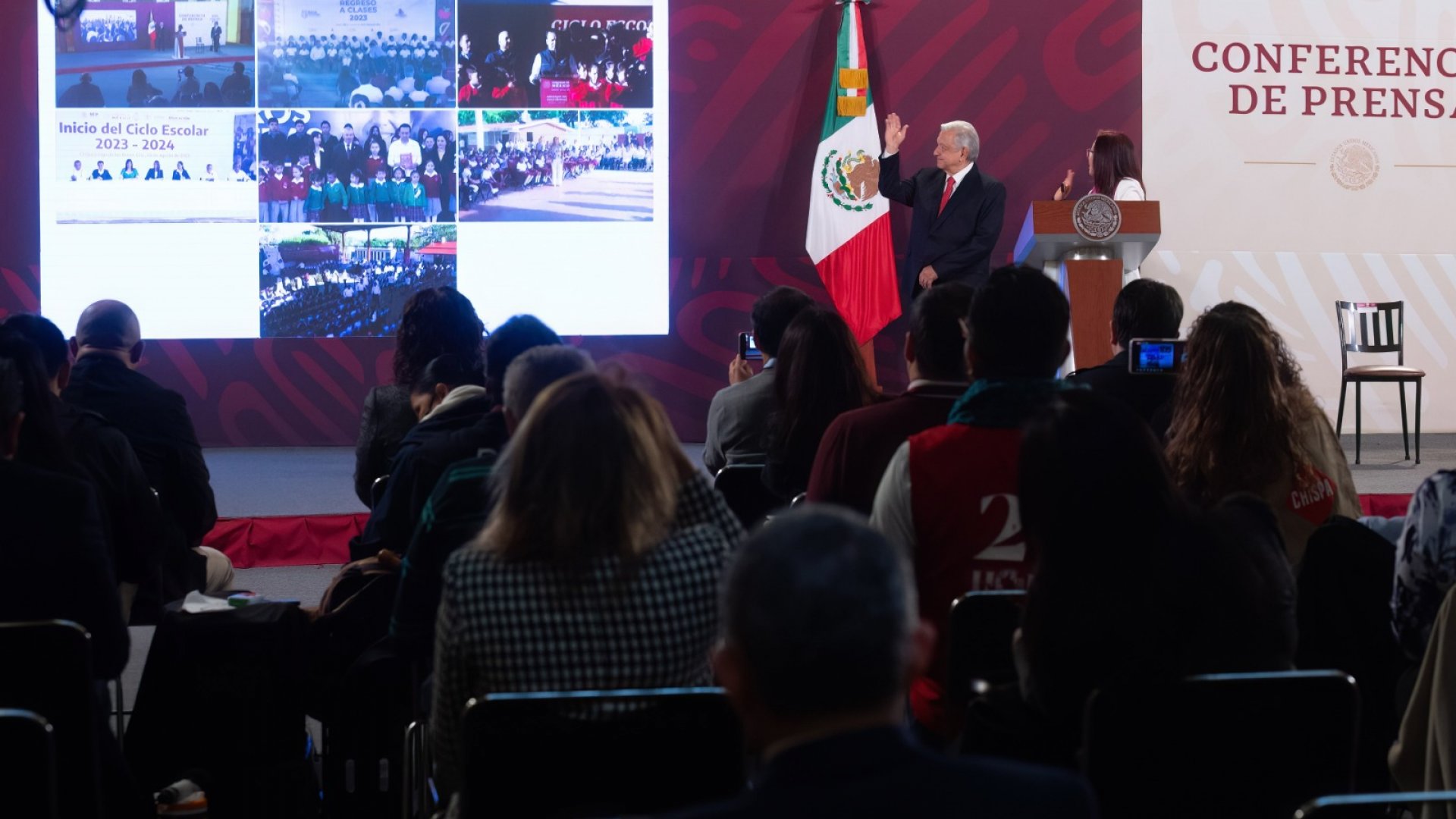 ‘Fue un acto publicitario’ asegura AMLO al confirmar que no hubo fallecidos en Michoacán