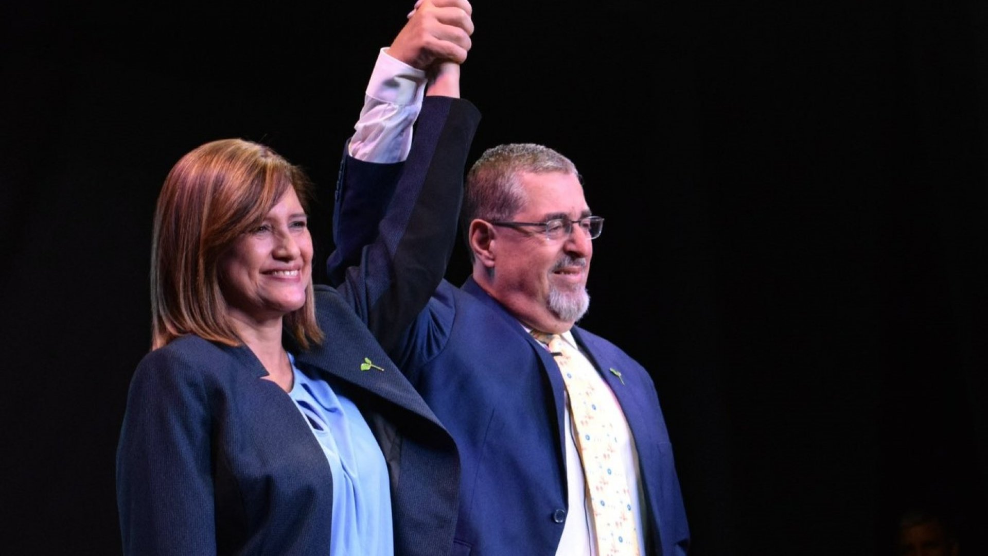 Proclaman a Bernardo Arévalo presidente electo de Guatemala