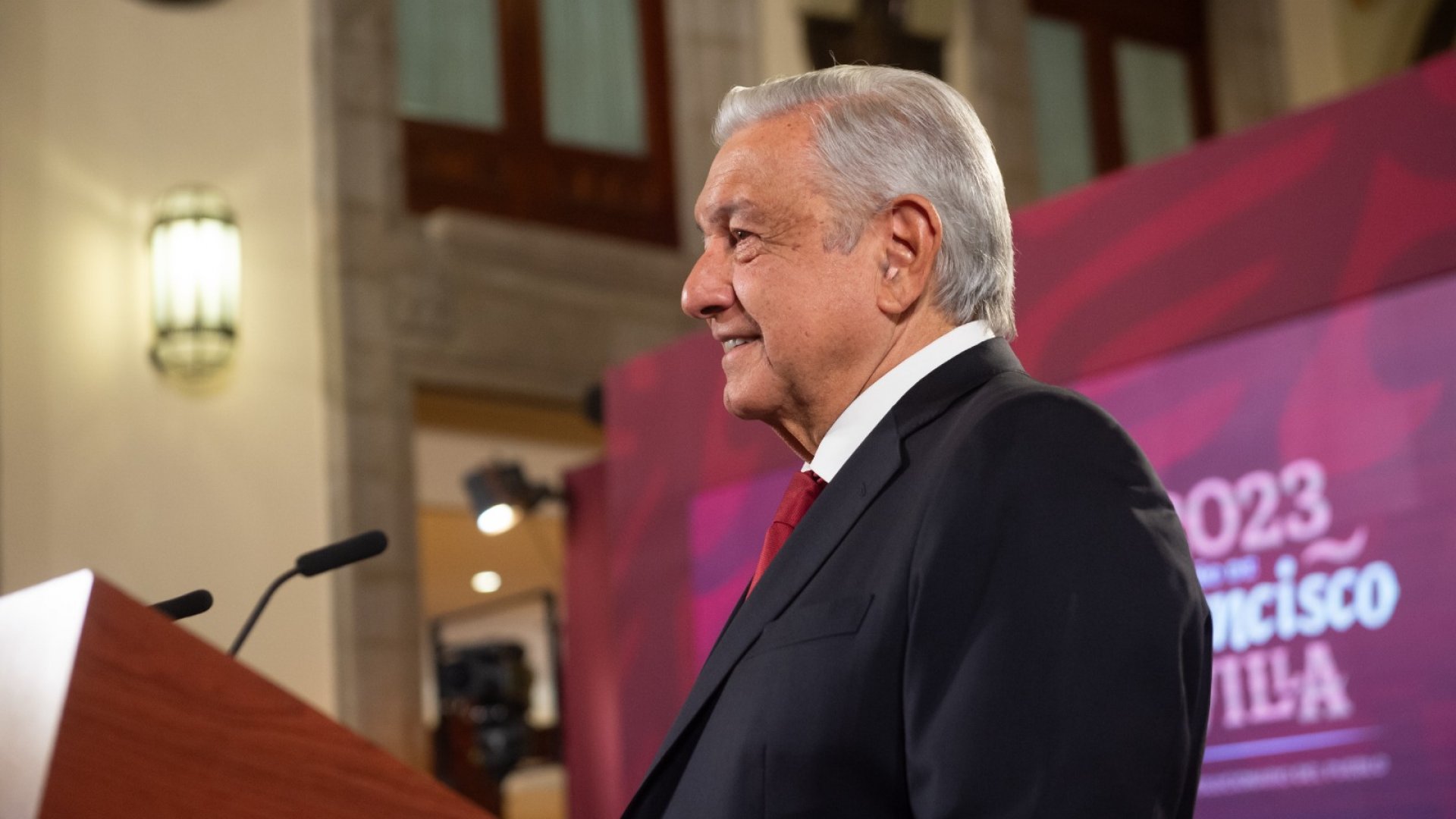 ‘Eso no desaparece’: AMLO alerta por golpes de Estado para imponer nuevos gobiernos