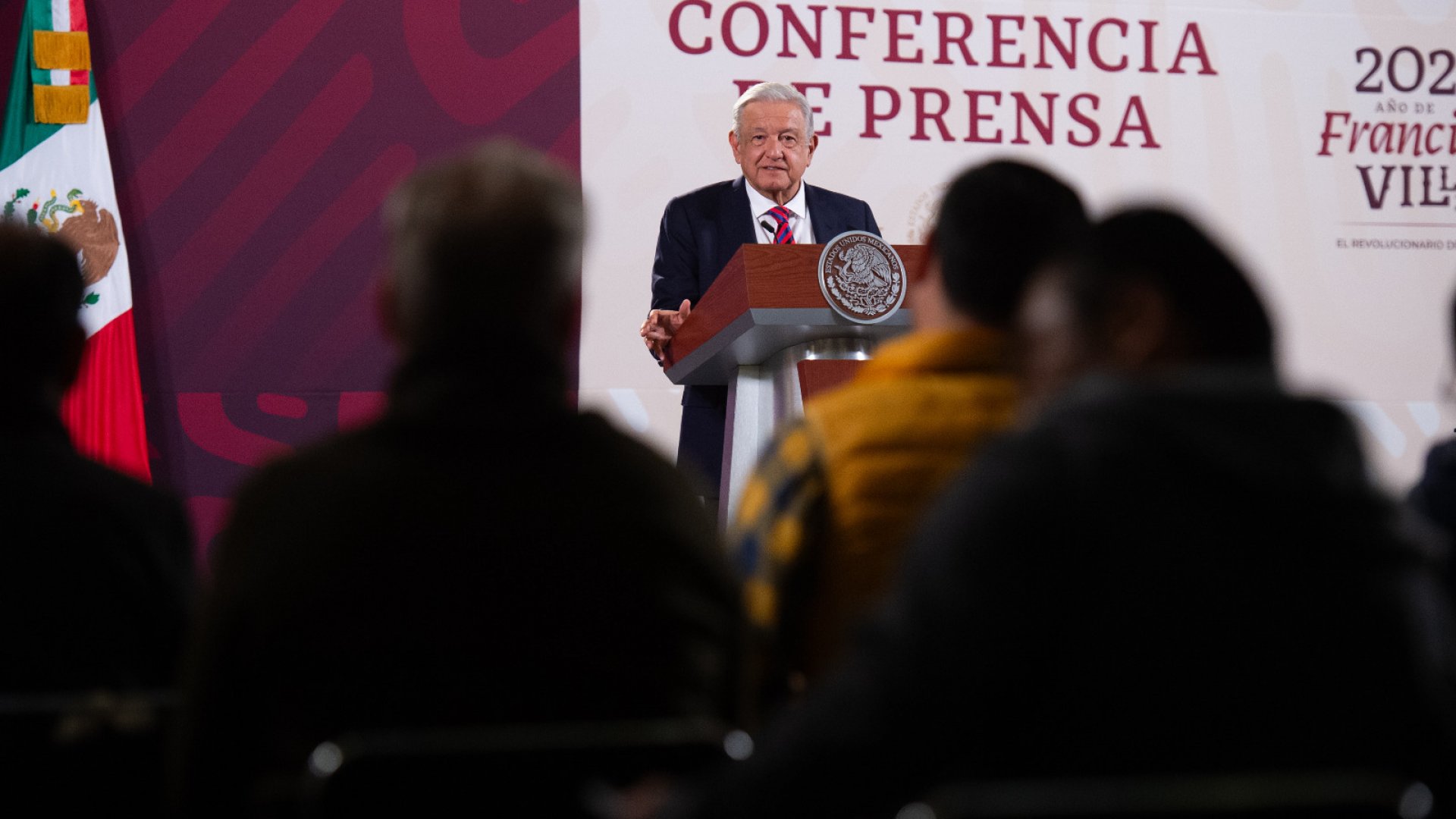 Tras declinación de Paredes, AMLO califica como “comedia” la candidatura de Xóchitl Gálvez