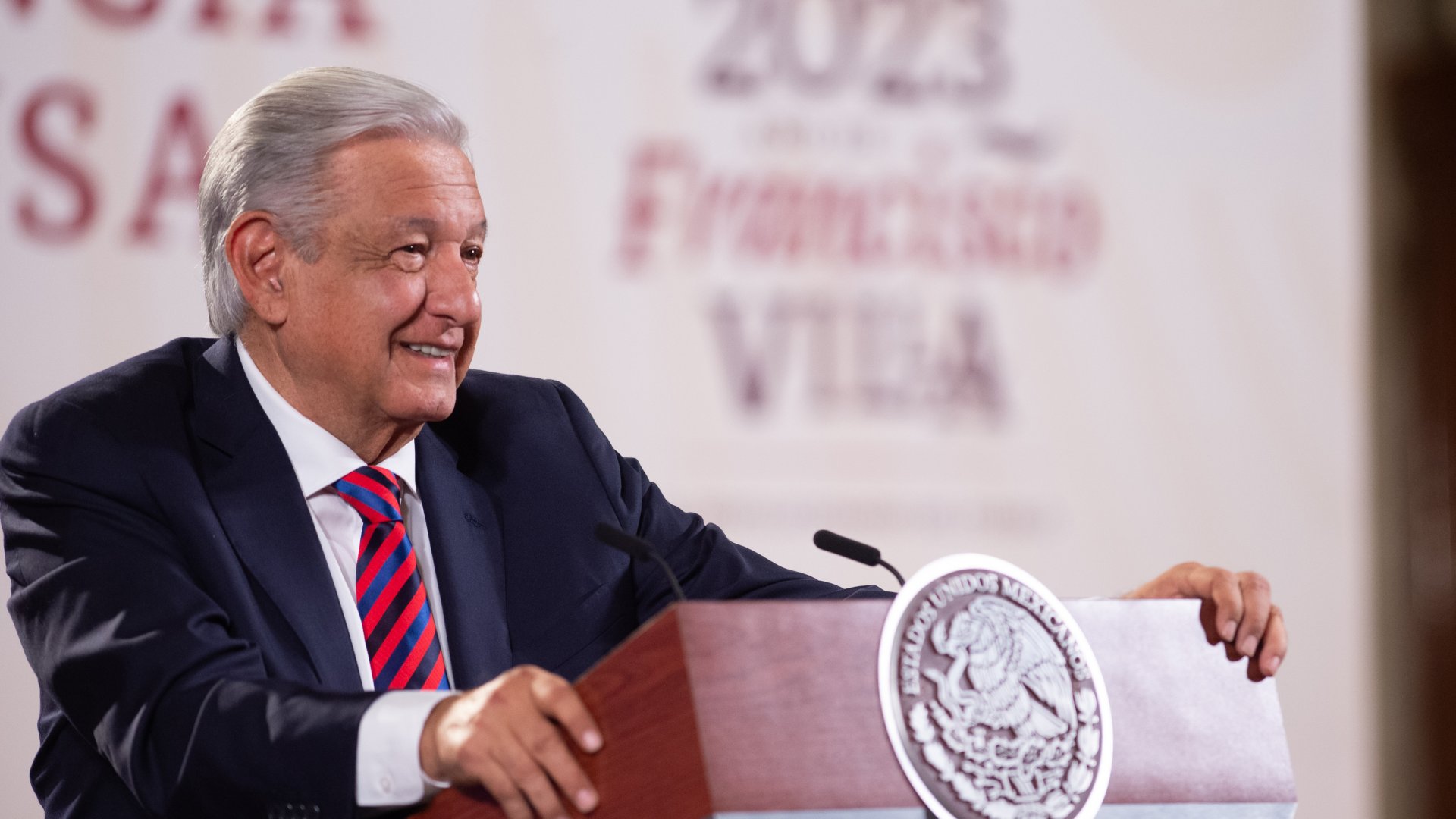 AMLO explica traspaso de vuelos al AIFA por saturación del AICM