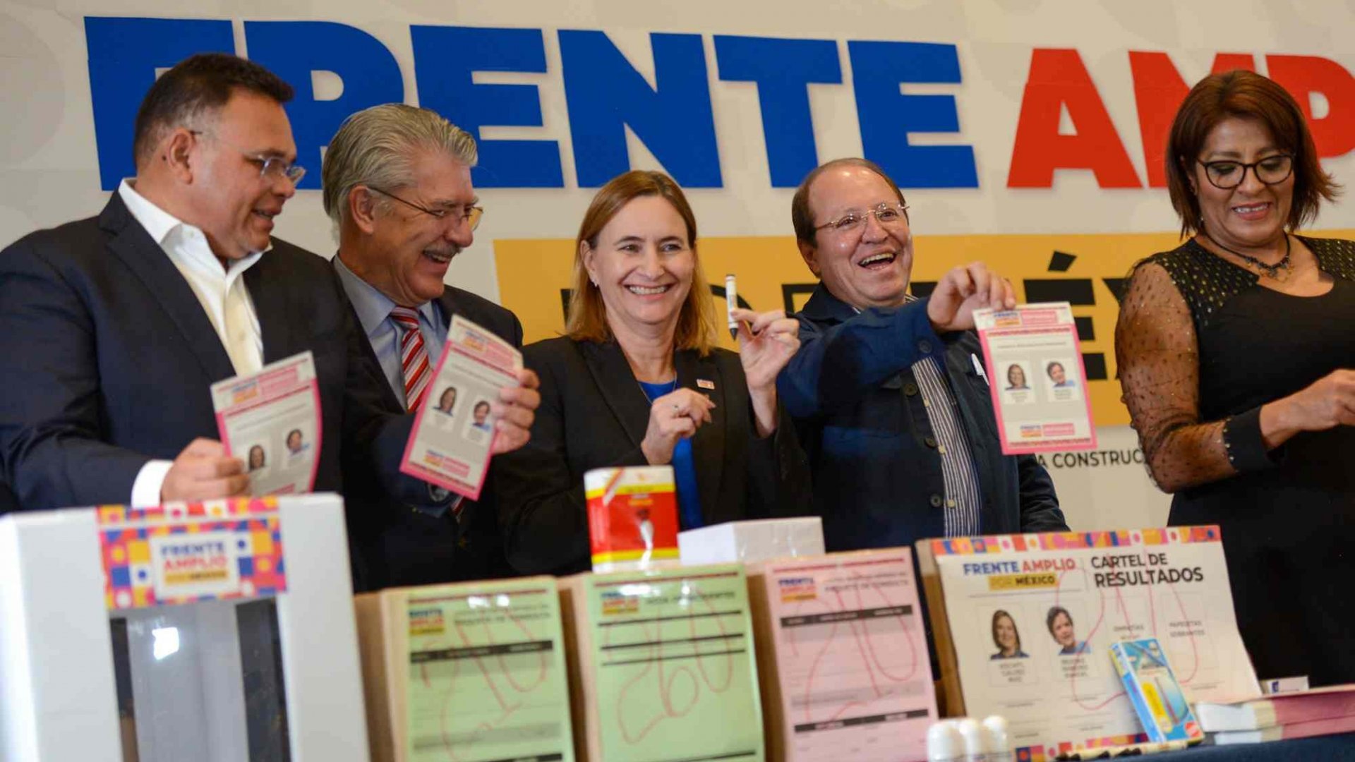 Se cancela consulta del FAM; en su lugar, entregarán constancia a Xóchitl