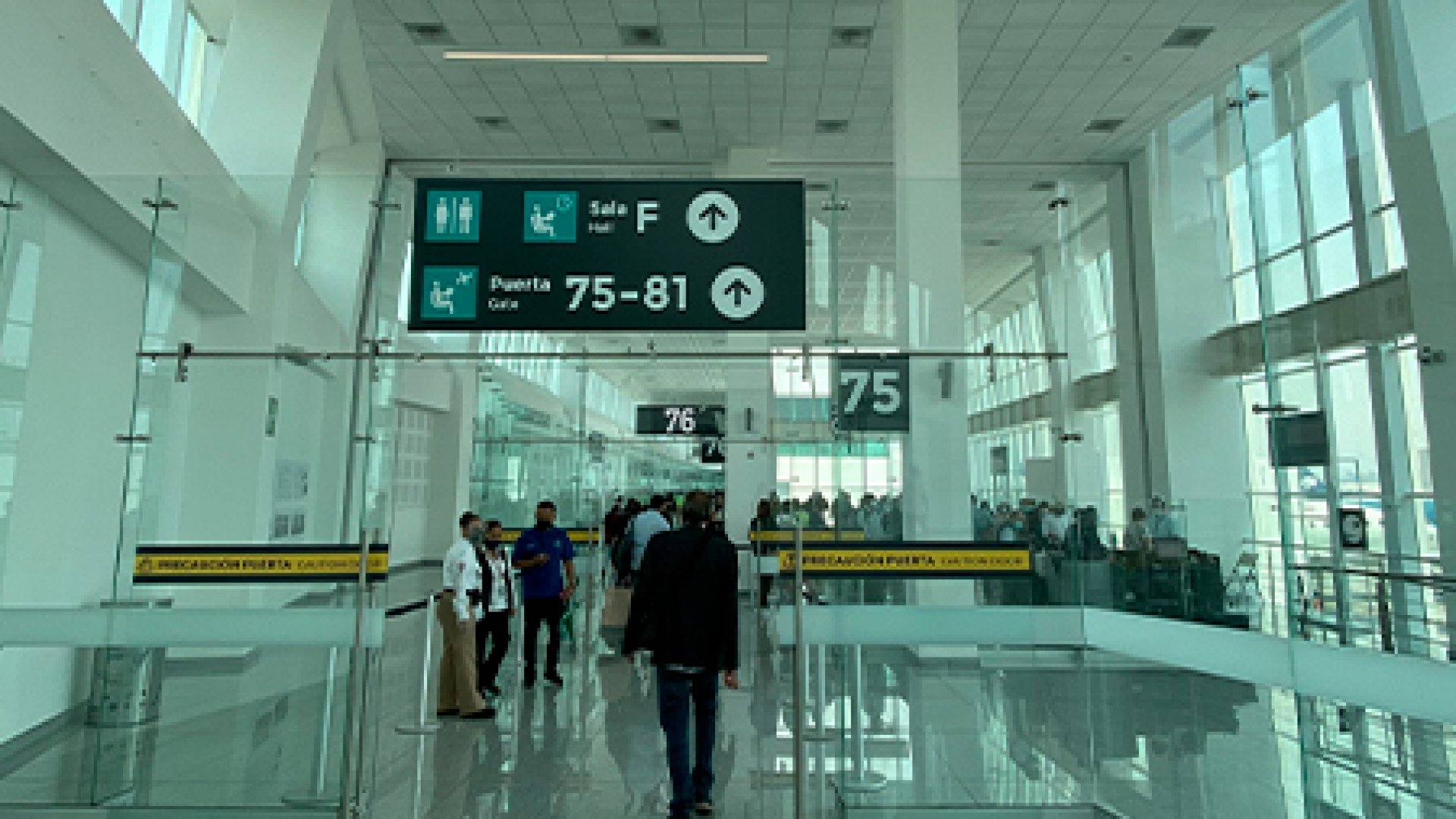 Pegaría a 1.4 millones de pasajeros reducir vuelos en AICM