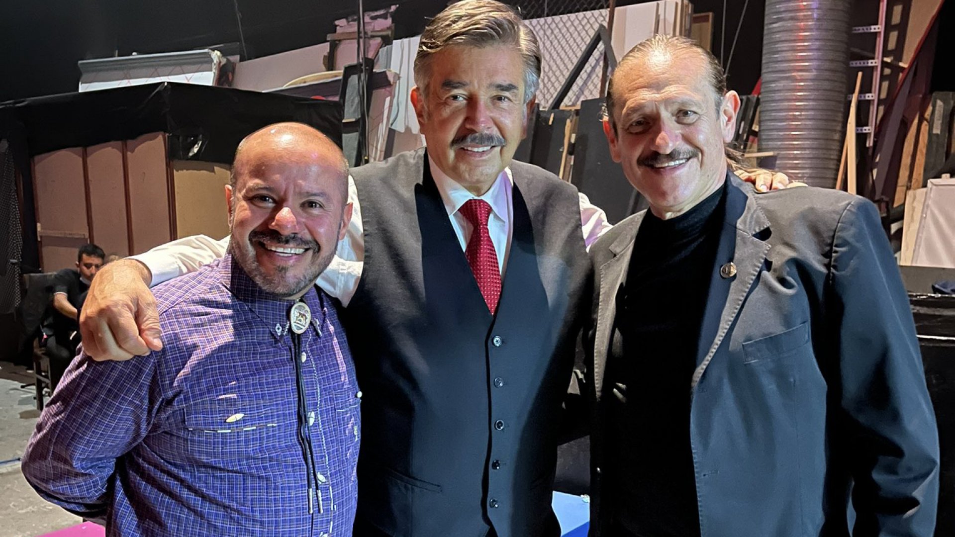 Celebra Teo González 40 años de hacer reír