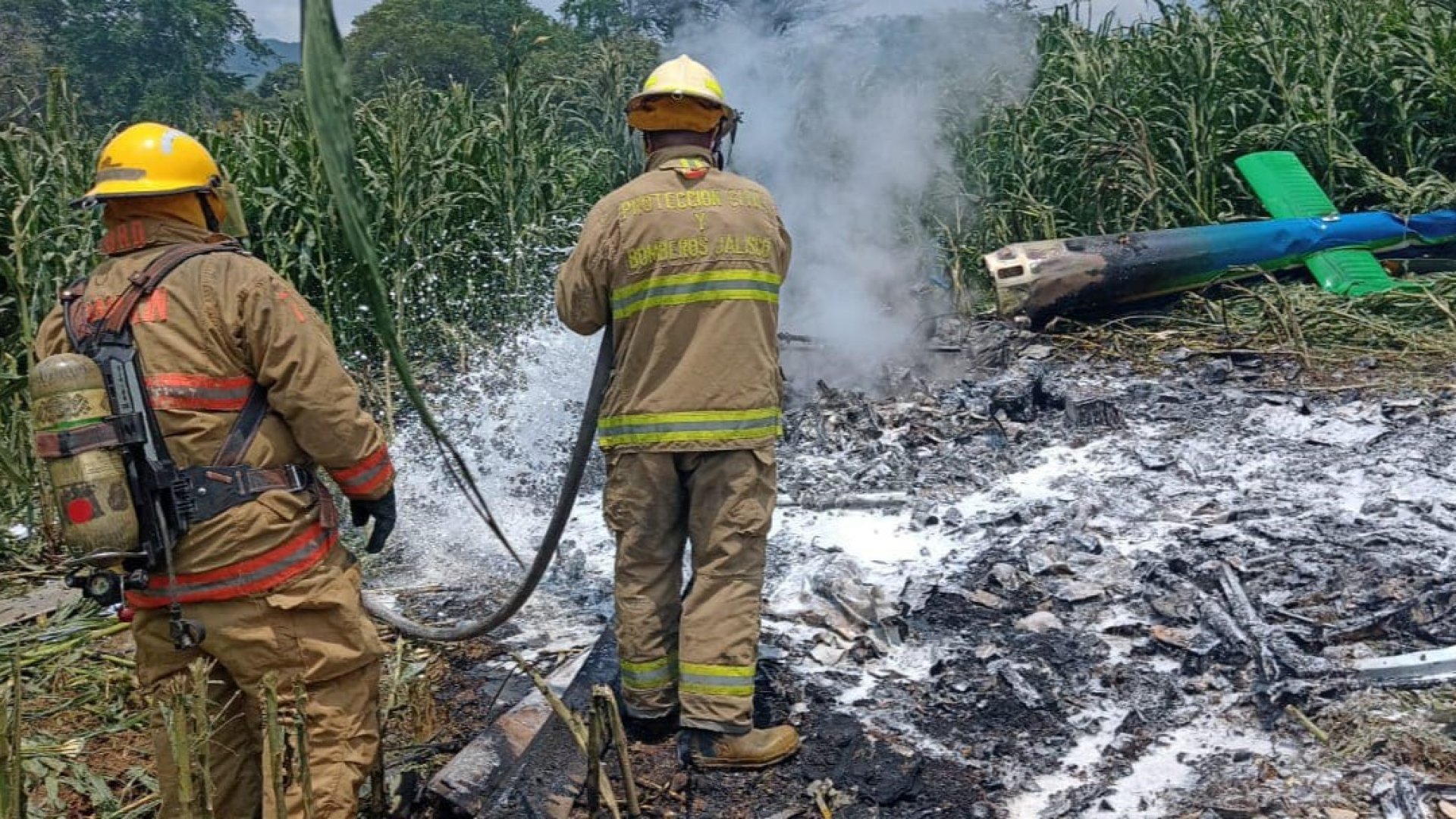 Se desploma helicóptero en Tuxpan, Jalisco; tres personas murieron