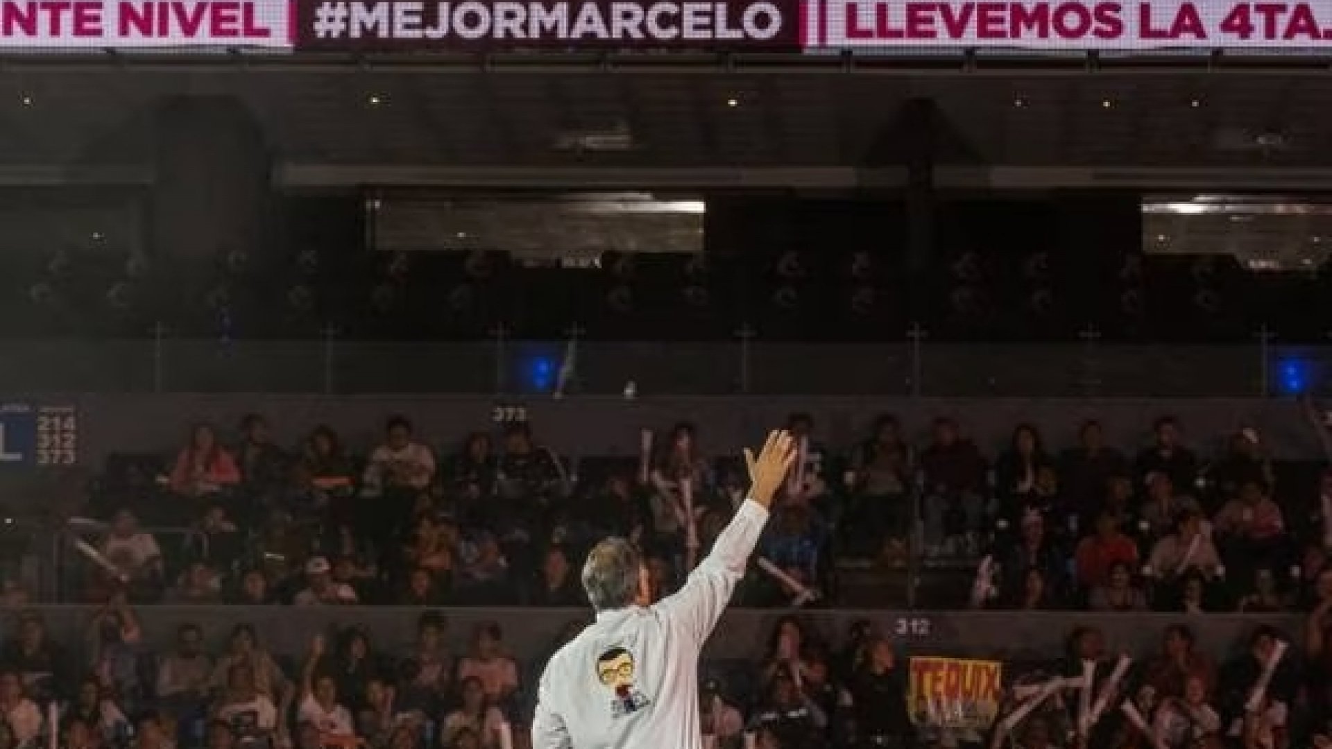 Una mayoría prefiere que Ebrard siga con Morena, según Poligrama