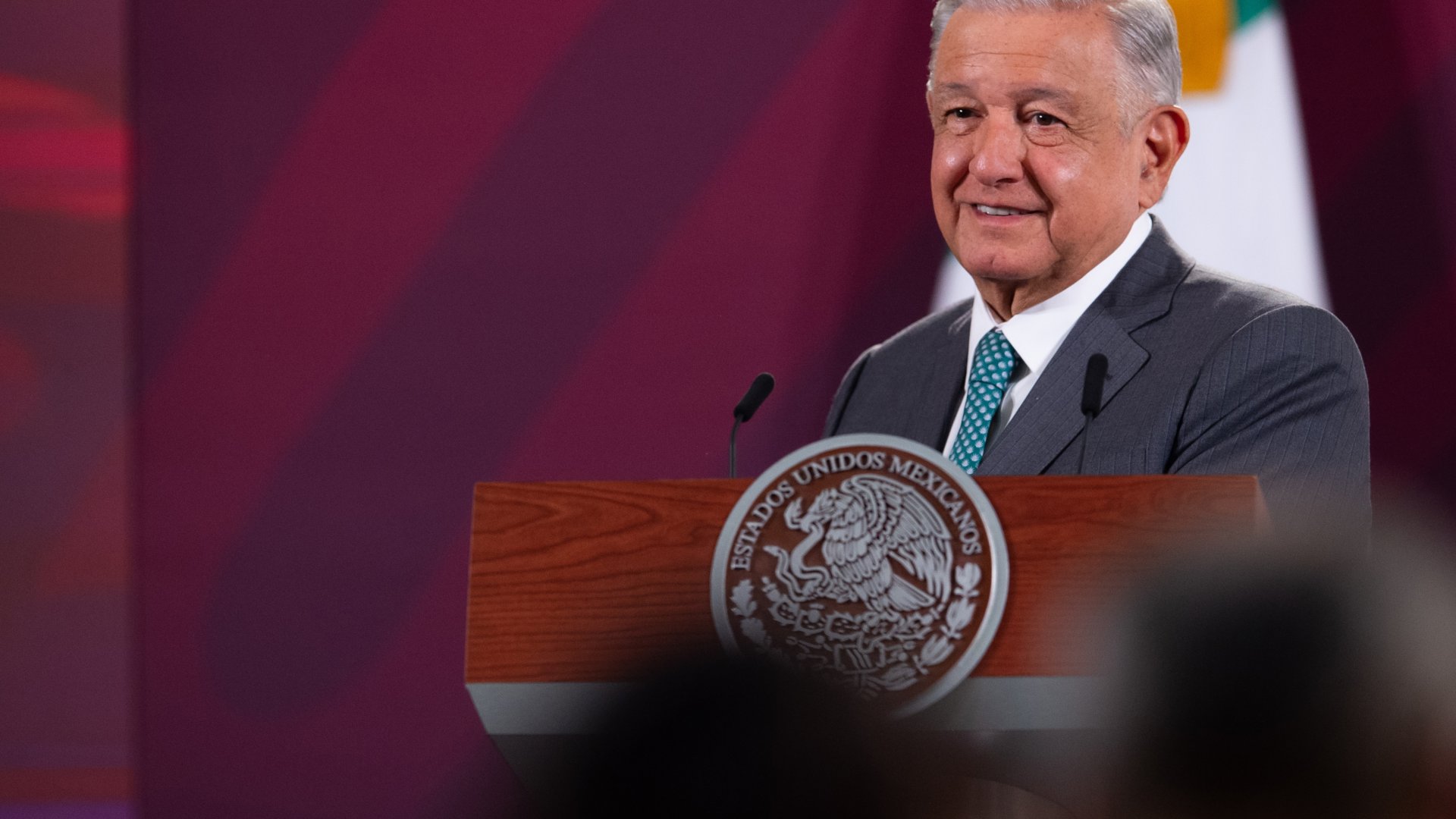 AMLO busca mudar vuelos y programación nocturna del AICM al AIFA para combatir saturación