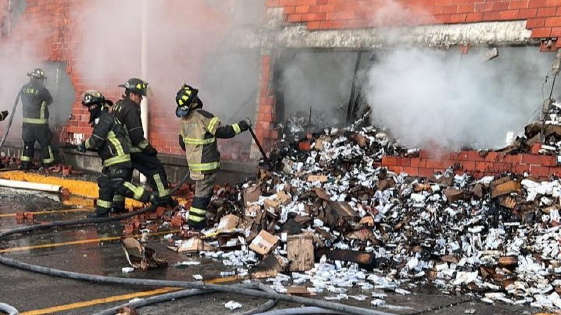 Se incendia almacén del IMSS en CDMX