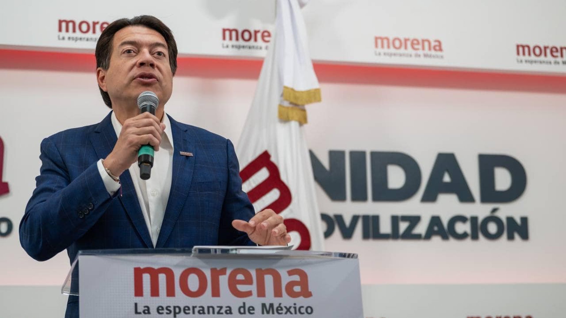 Mario Delgado revela que partidarios de Ebrard lo han buscado para quedarse en Morena
