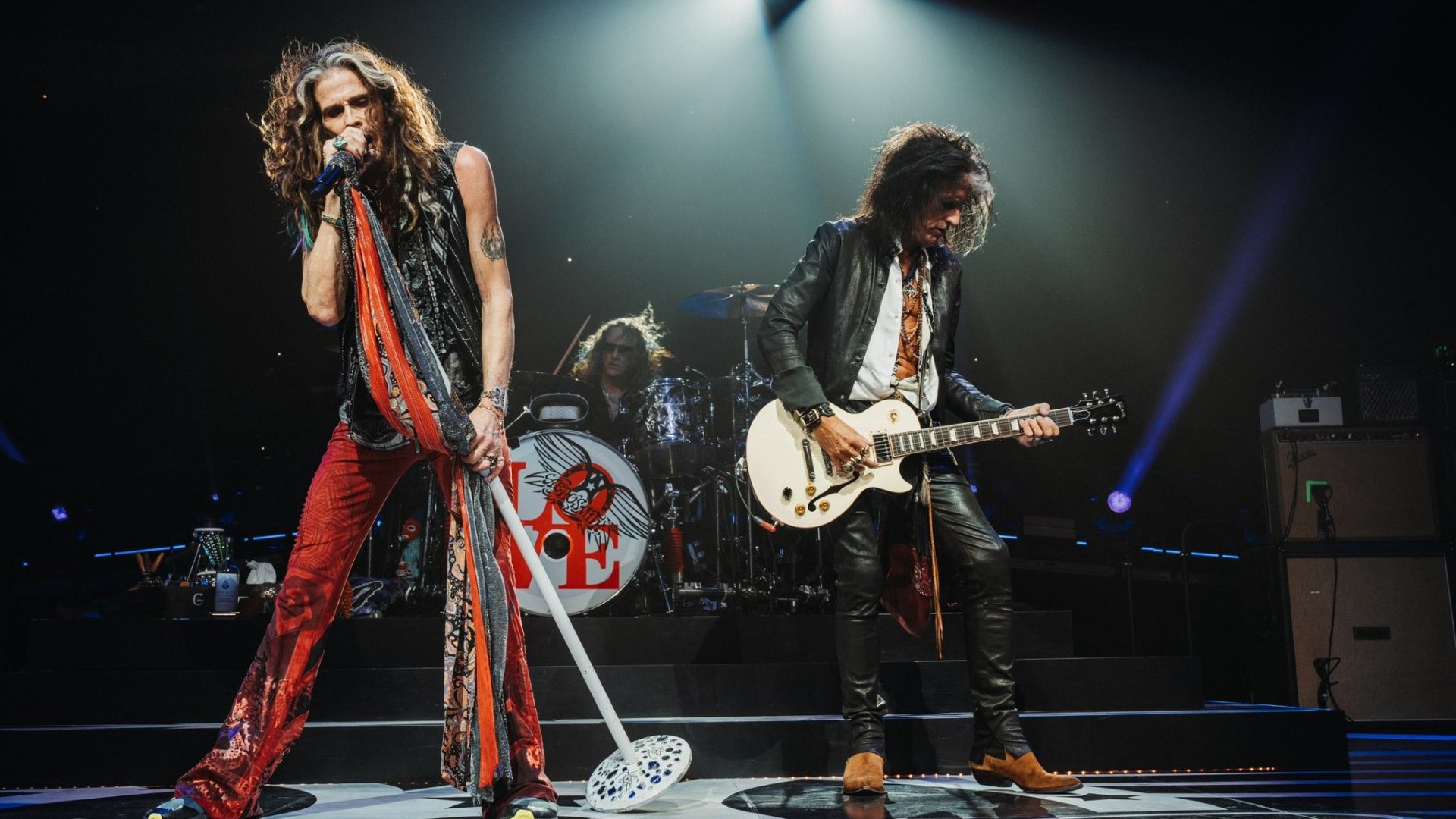 Aerosmith pospone conciertos por sangrado en cuerdas vocales de Steven Tyler