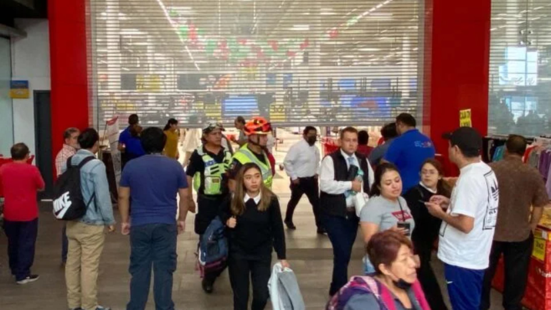 Cae elevador de centro comercial de la CDMX y mata a una mujer