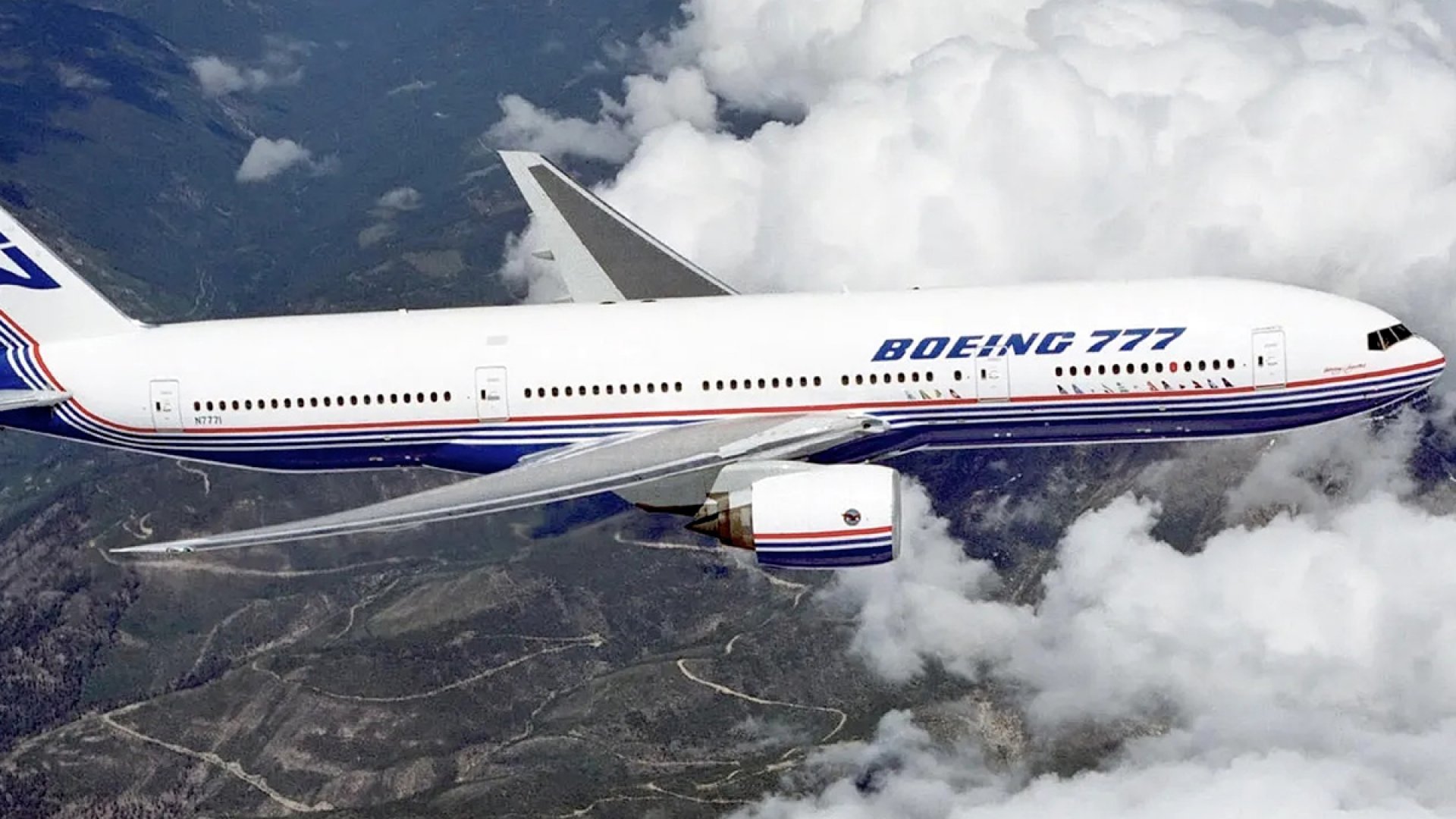 ¡Aterrador! Avión se ‘desploma’ más de 8 mil metros en 10 minutos y luego invirtió su rumbo