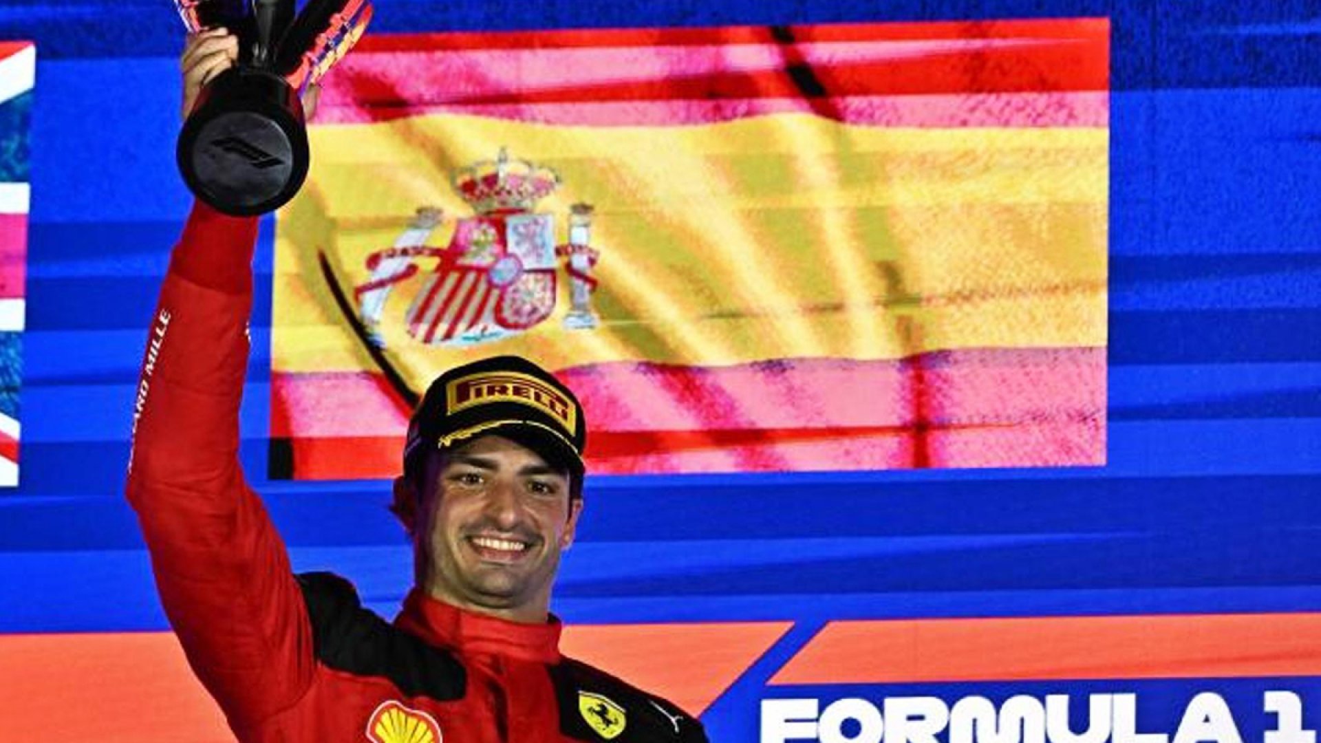 Sainz gana en Singapur con su Ferrari