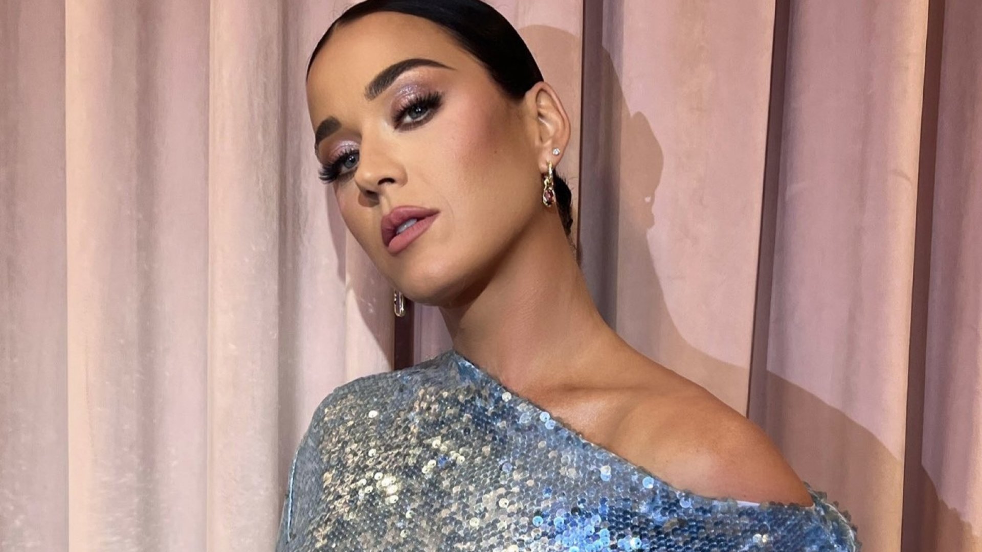 Vende Katy Perry su catálogo musical por 225 mdd