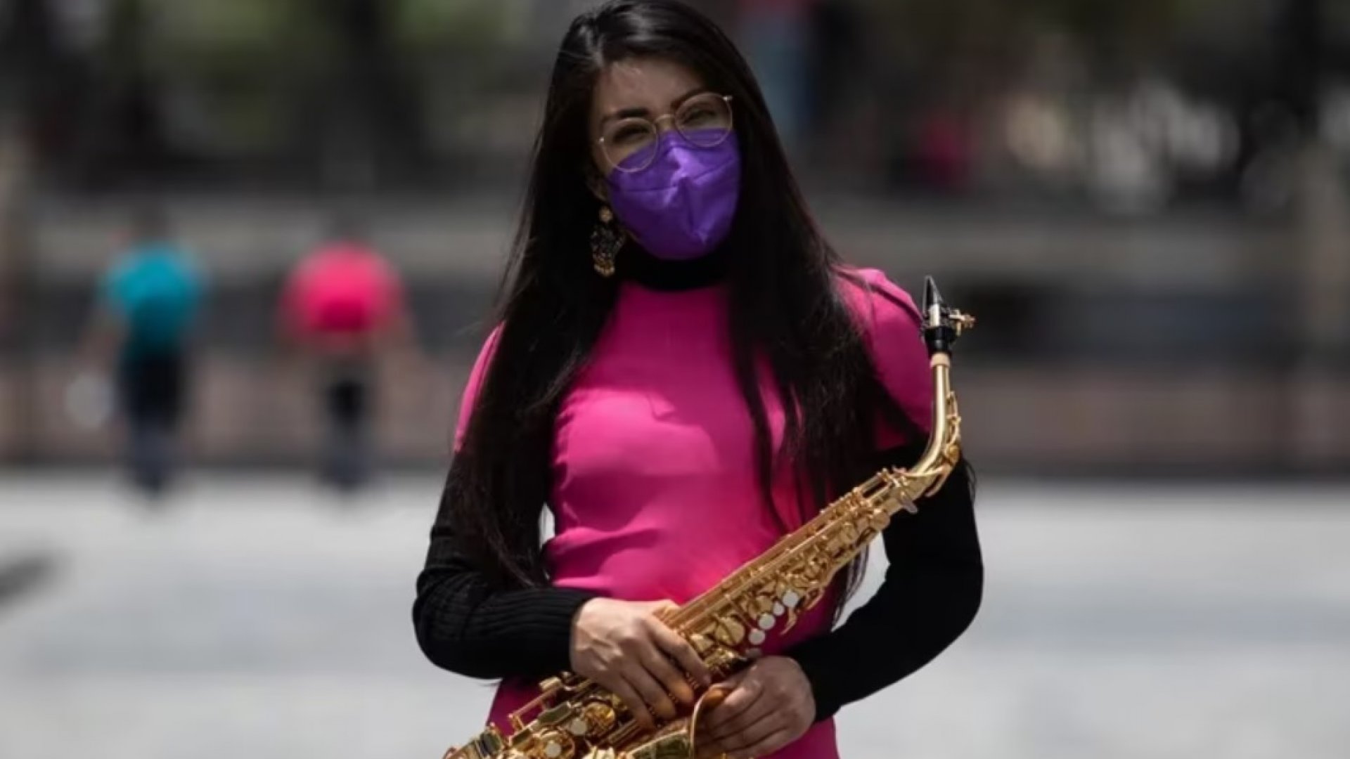 Saxofonista Elena Ríos sufre atentado durante festejos patrios 