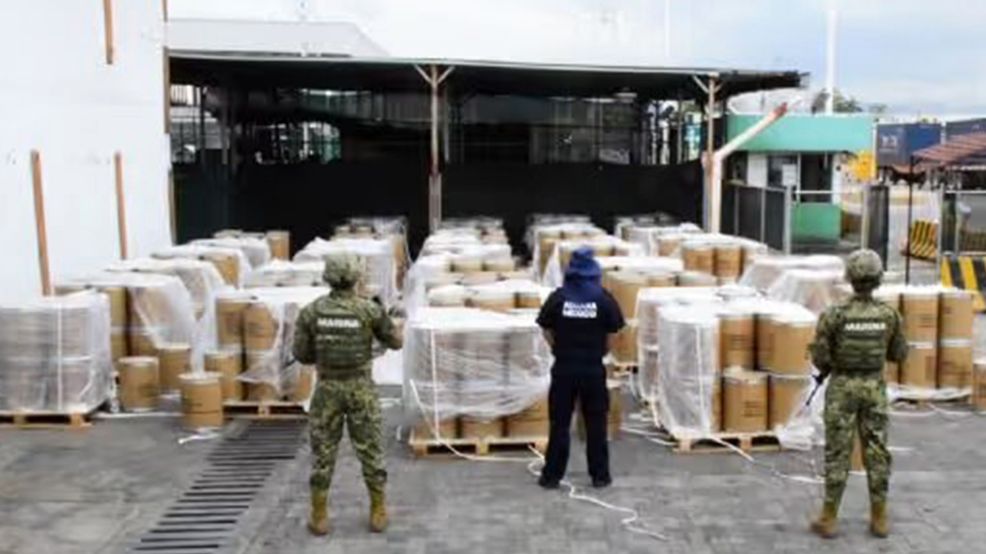 Aseguran 20 toneladas de metanfetaminas en la zona portuaria