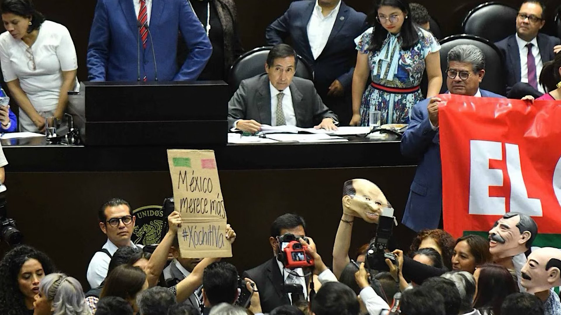 Se enfrentan legisladoras en discusión presupuestal