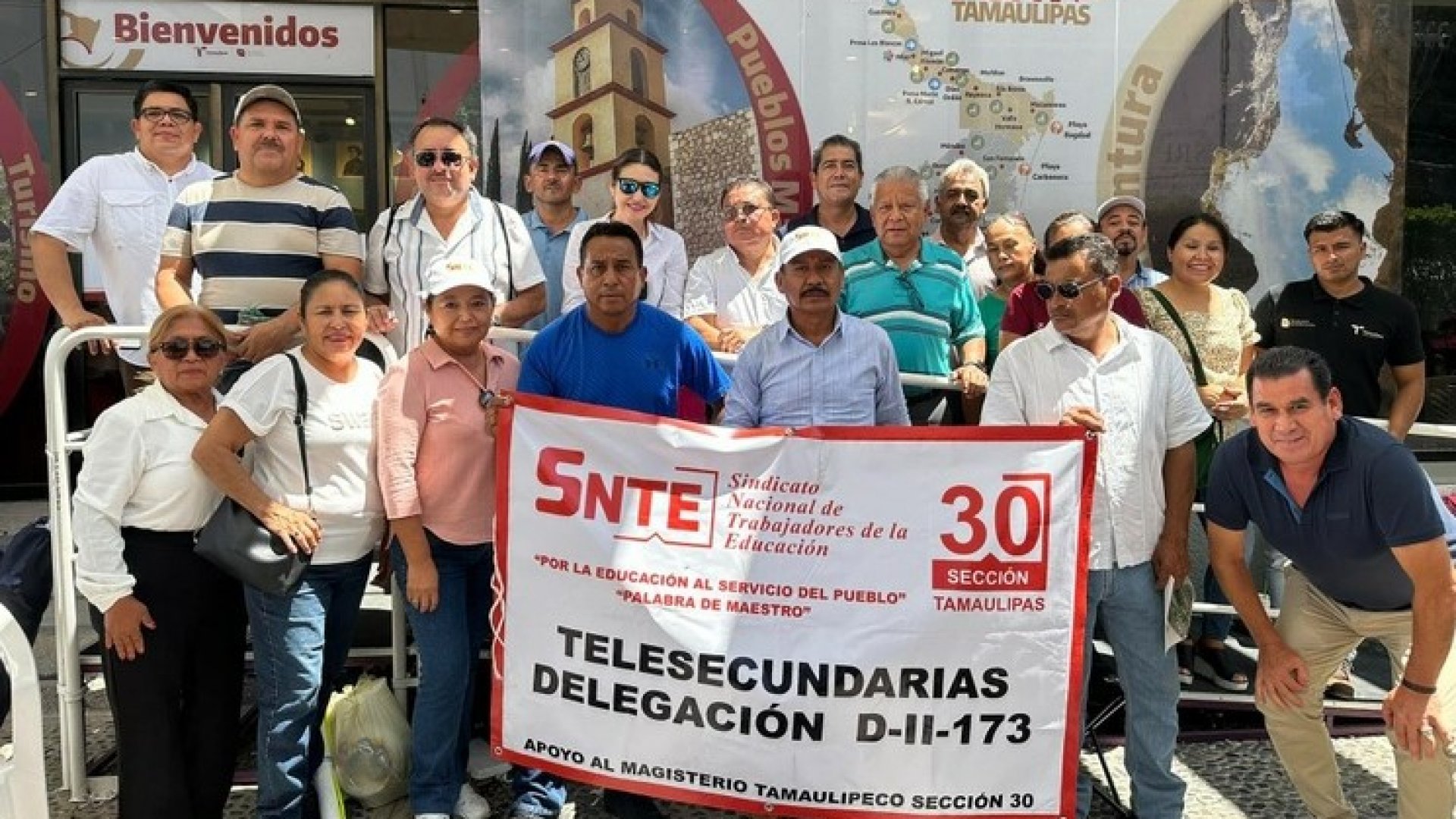 AMLO celebra levantamiento de paro de maestros en Tamaulipas