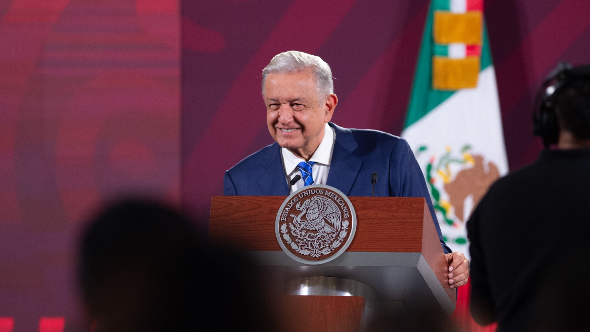 AMLO anticipa 10 renuncias de aspirantes a candidaturas: ‘López-Gatell va a despedirse y Nahle está terminando’
