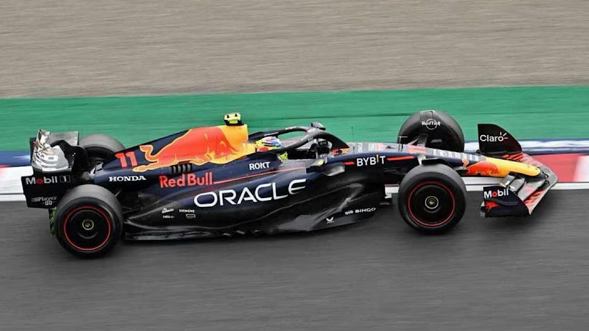 Verstappen gana la pole en Japón; Checo largará en quinto