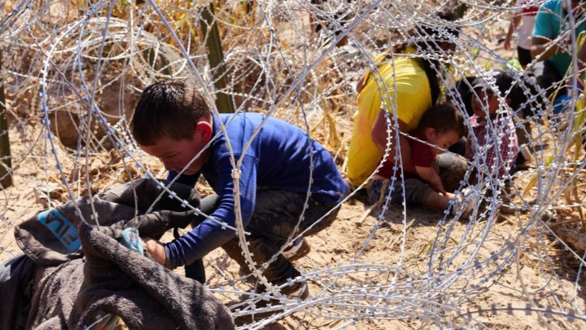 Saturan 15 mil migrantes a Eagle Pass… y vienen más