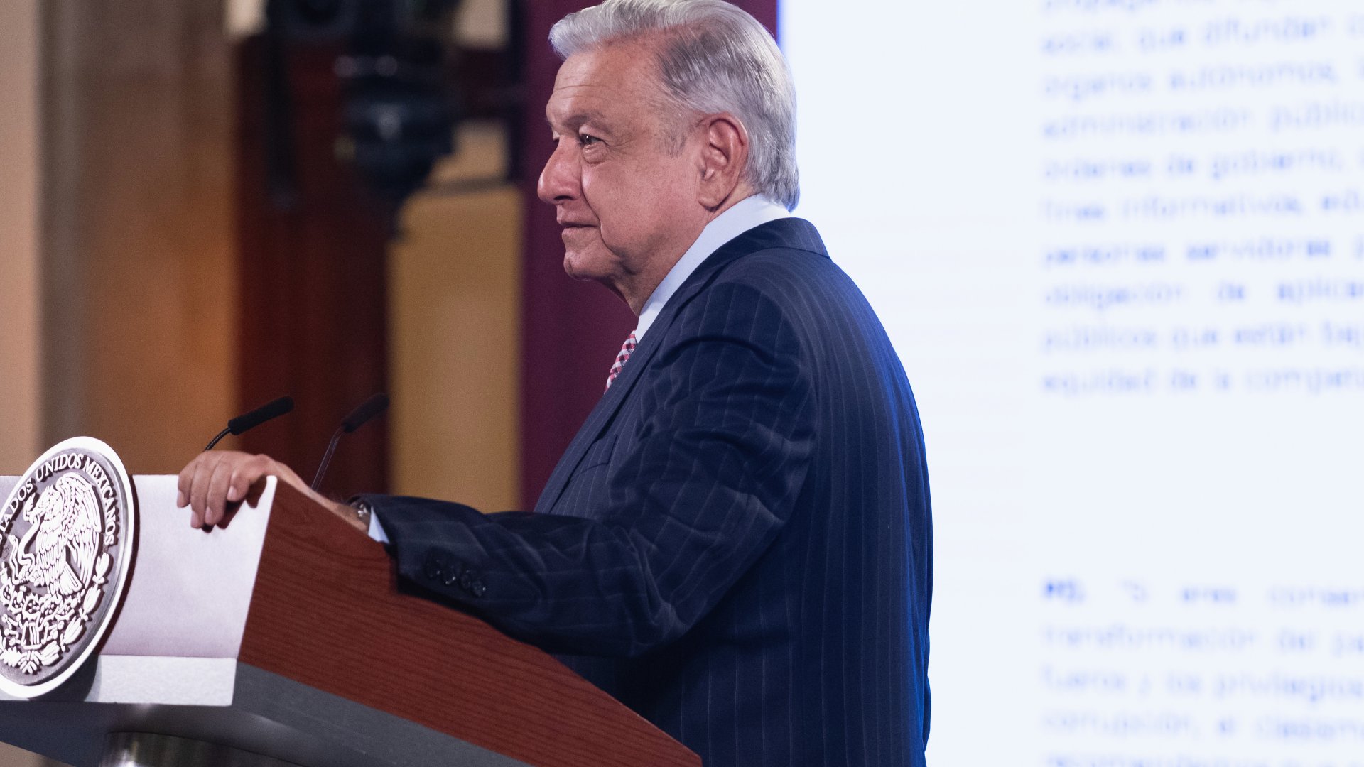 AMLO evita comentarios sobre juicio de Marcelo Ebrard contra Morena en el TEPJF