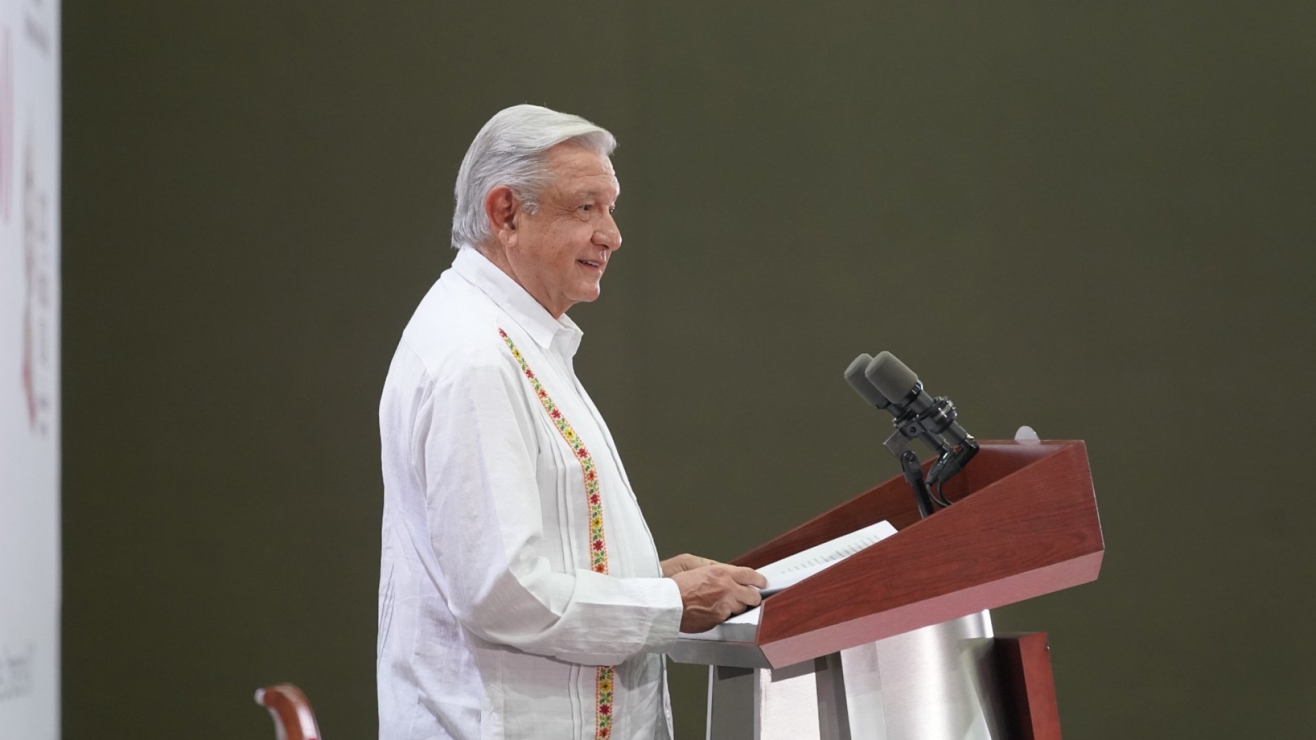AMLO busca otorgar quincenalmente pensión a adultos mayores