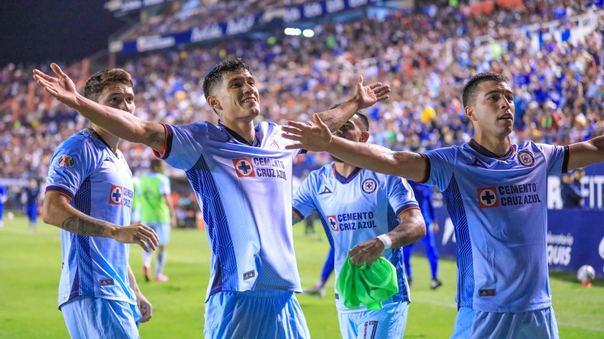 Cruz Azul sale del ‘sótano’ tras vencer al líder San Luis
