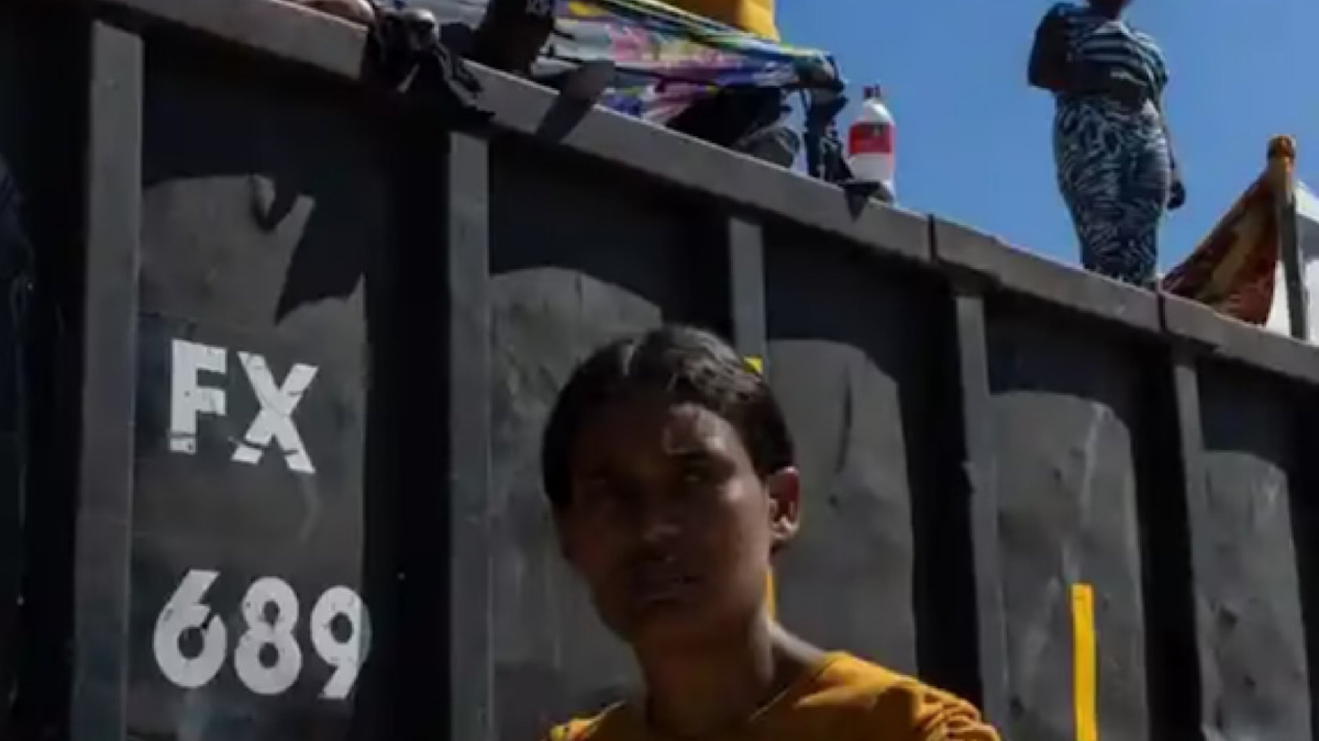 Miles de migrantes varados en frontera norte y sur de México