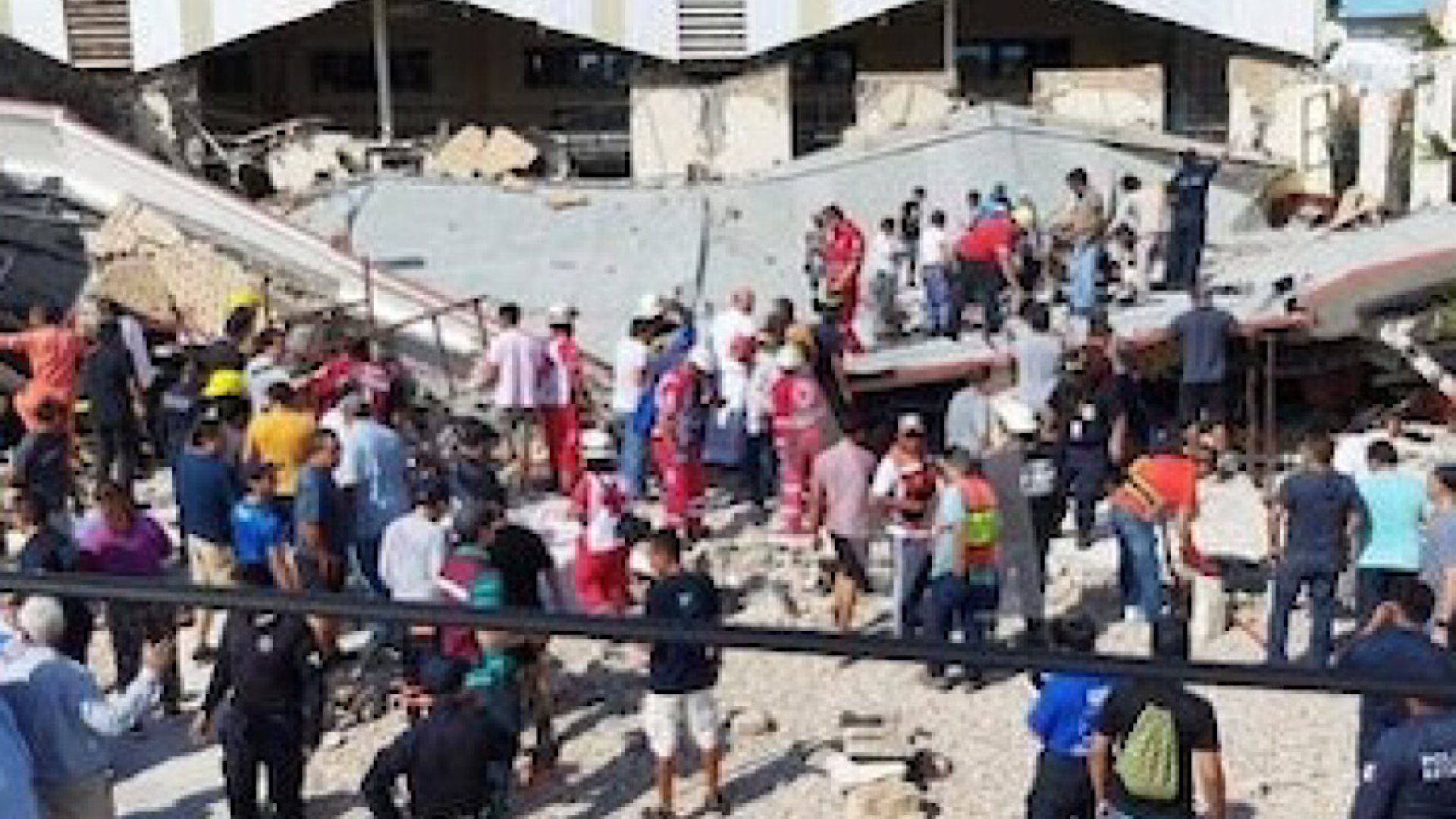Se desploma techo de Iglesia Santa Cruz en Ciudad Madero