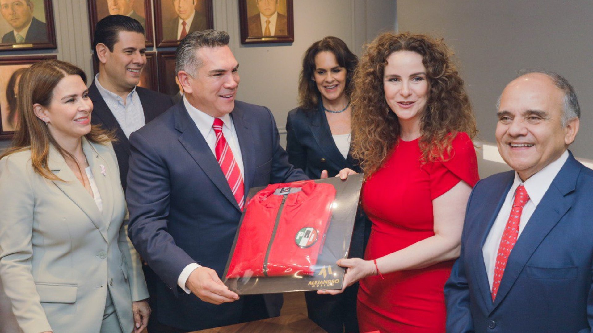 Nancy de la Sierra se va del Grupo Plural al PRI; buscaría gubernatura de Puebla