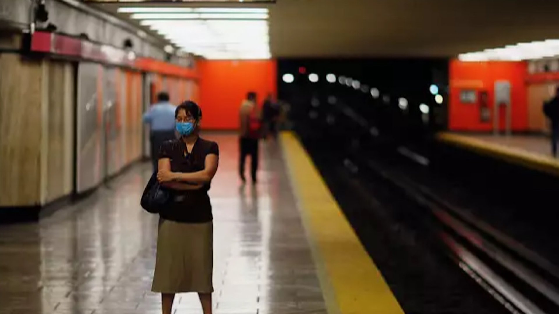 ¡Cayó la ley! Esta es la multa por aventarse a las vías del Metro de la CDMX