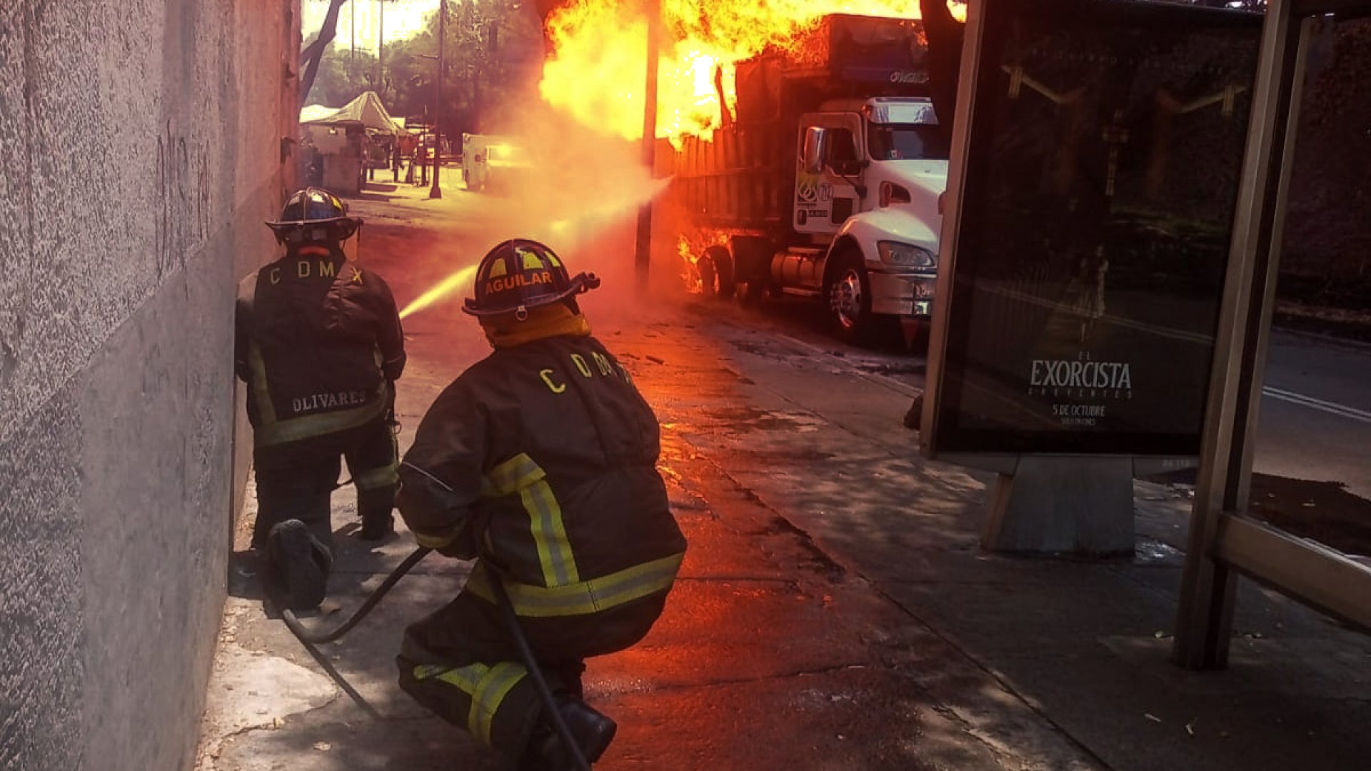 Se incendia camión con tanques de gas en CDMX