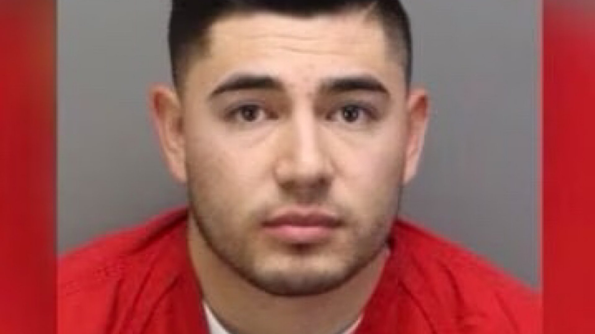 Arrestan a policía de California por posesión de miles de pastillas de fentanilo